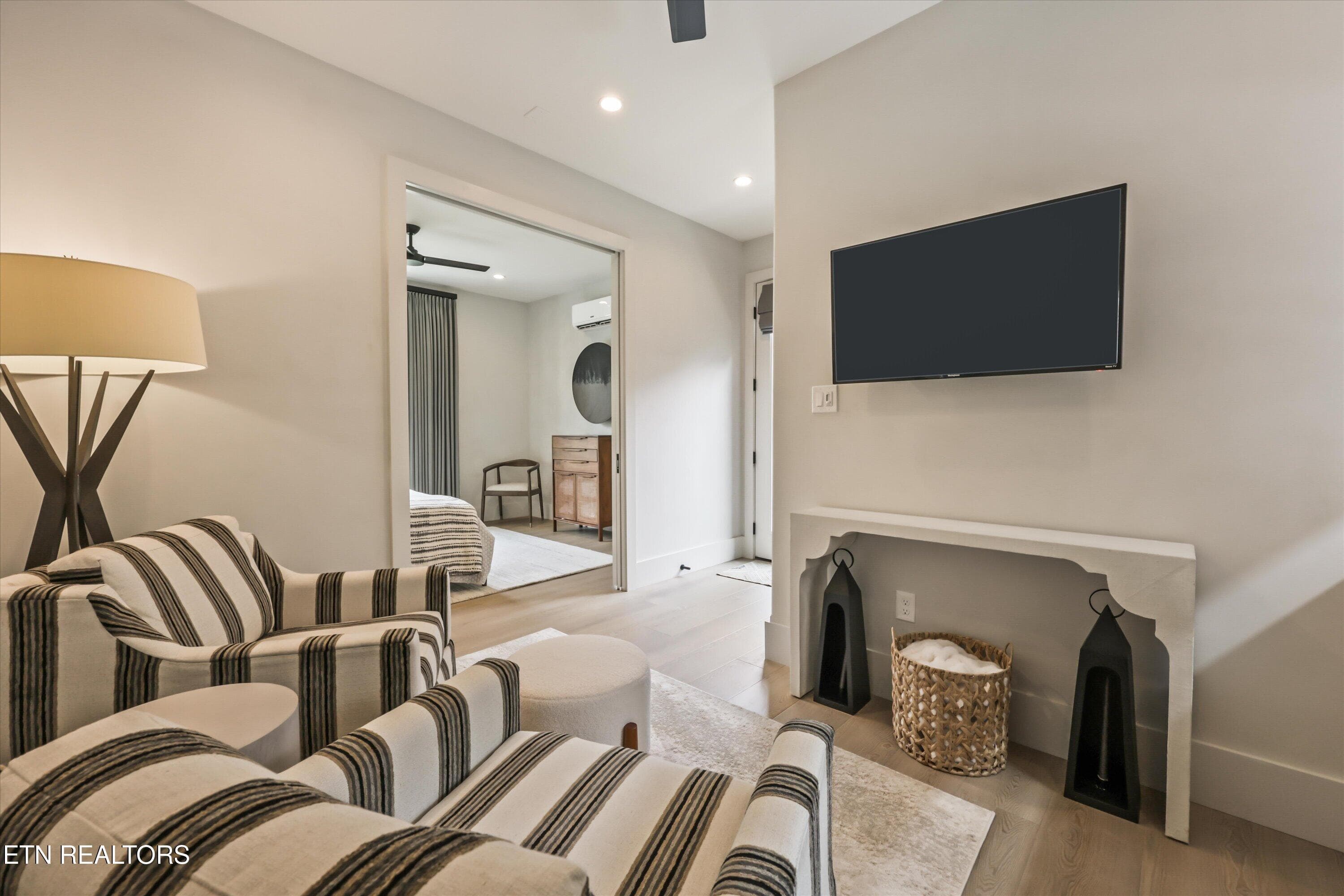 Guest House - 9437 Horizon Drive, Knoxville, TN 37922, Knoxville