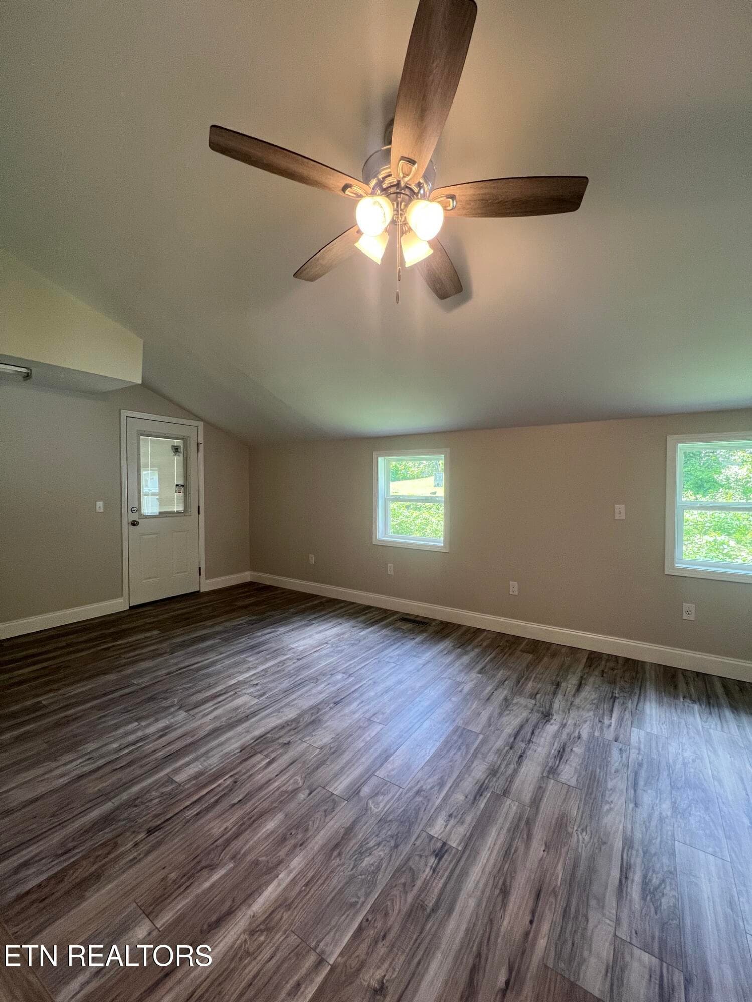 311 Jane Way Ln - 311 Jane Way Lane, Jacksboro, TN 37757, Jacksboro