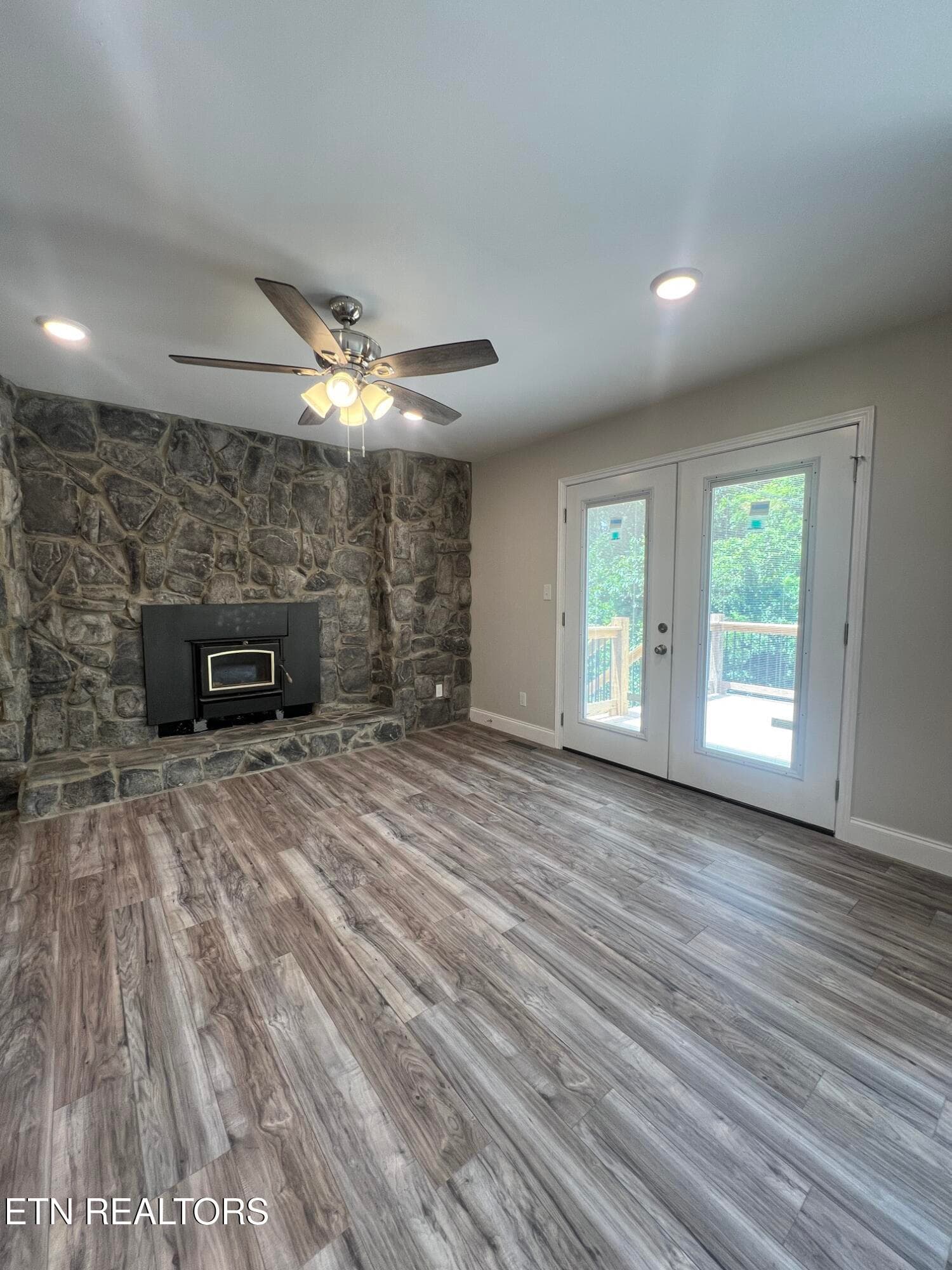 311 Jane Way Ln - 311 Jane Way Lane, Jacksboro, TN 37757, Jacksboro