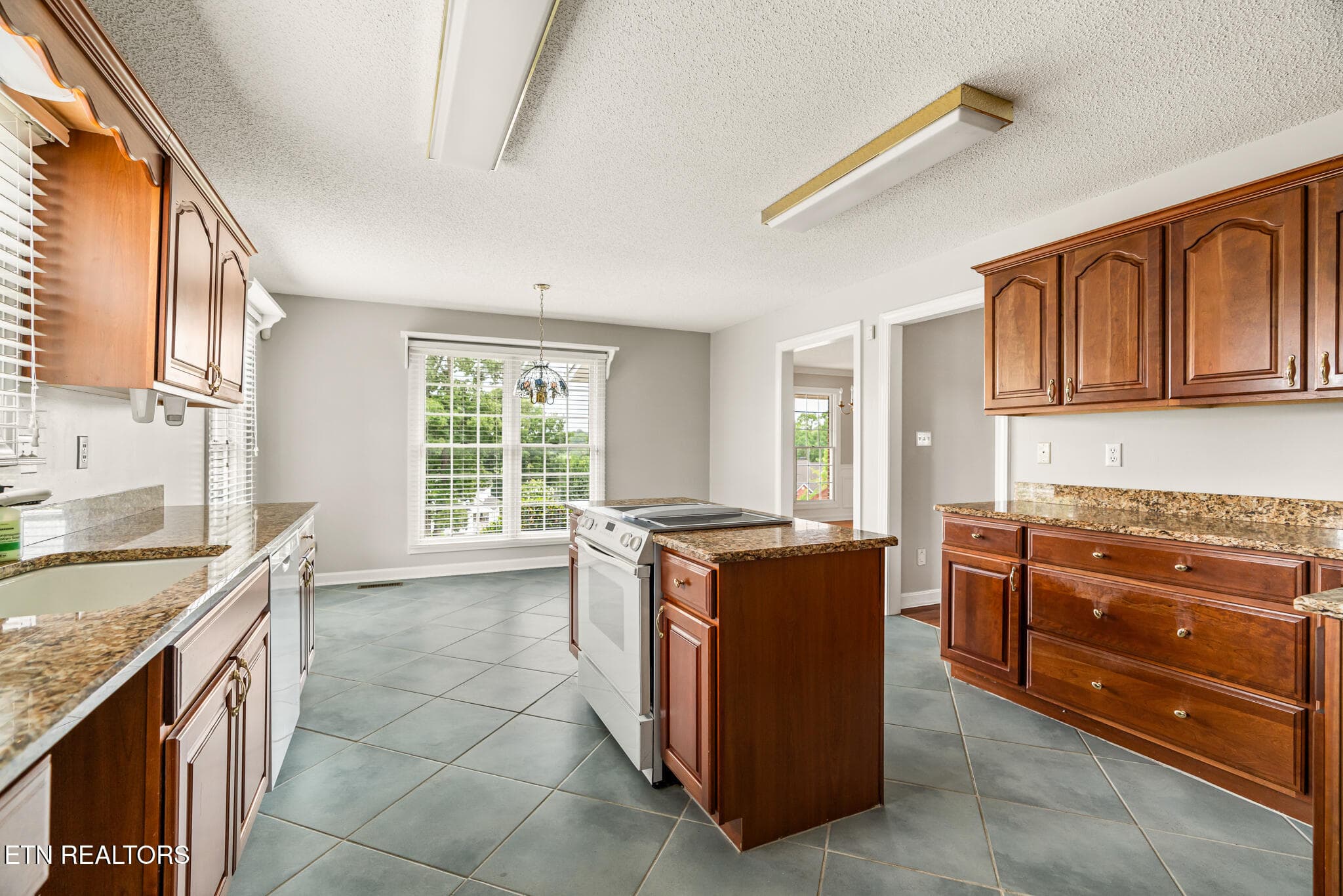 untitled-15 - 229 High Pointe Village Way, Kingston, TN 37763, Kingston