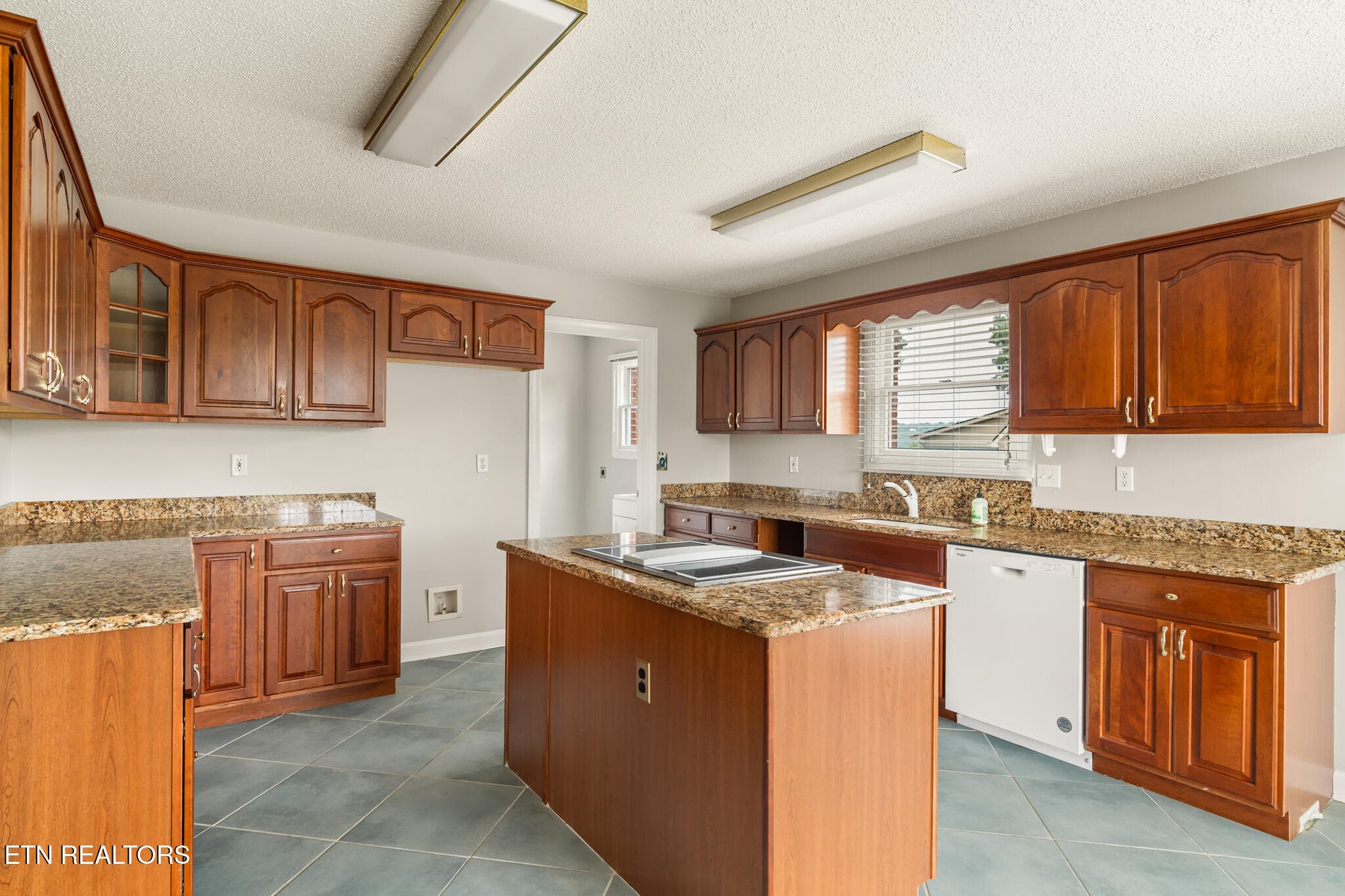 untitled-13 - 229 High Pointe Village Way, Kingston, TN 37763, Kingston