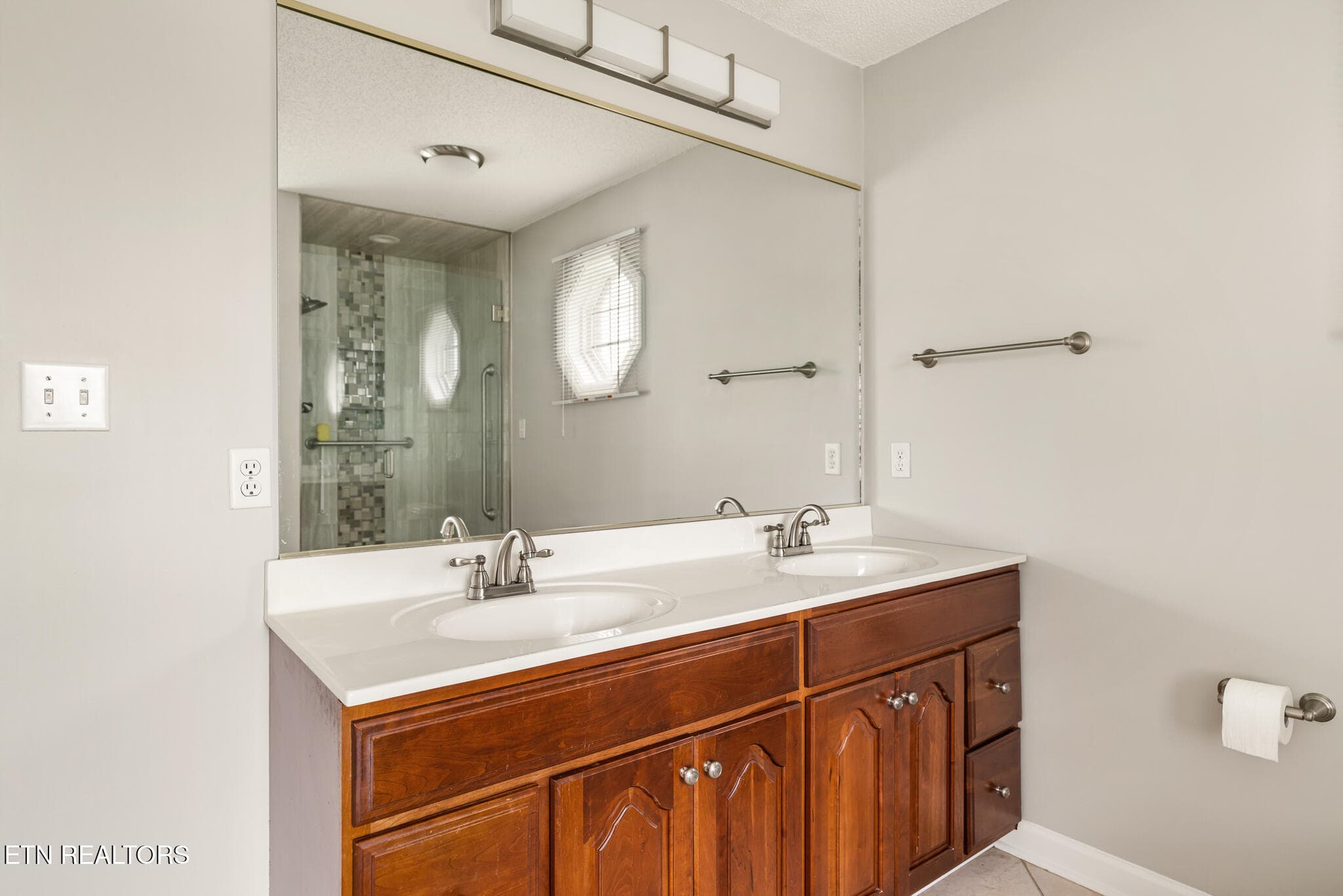 untitled-22 - 229 High Pointe Village Way, Kingston, TN 37763, Kingston