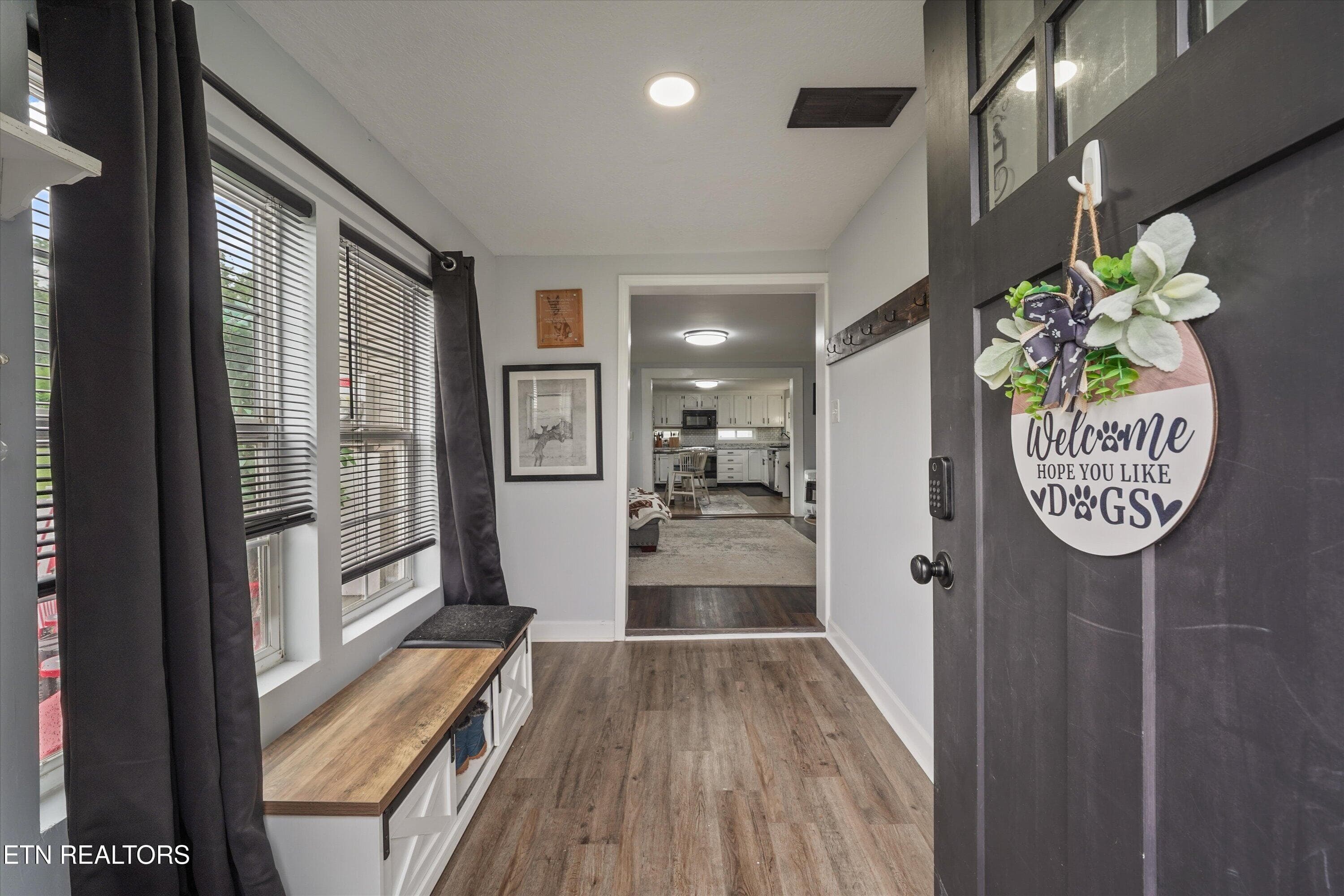 Entry - 119 Springhouse Rd, Powell, TN 37849, Powell