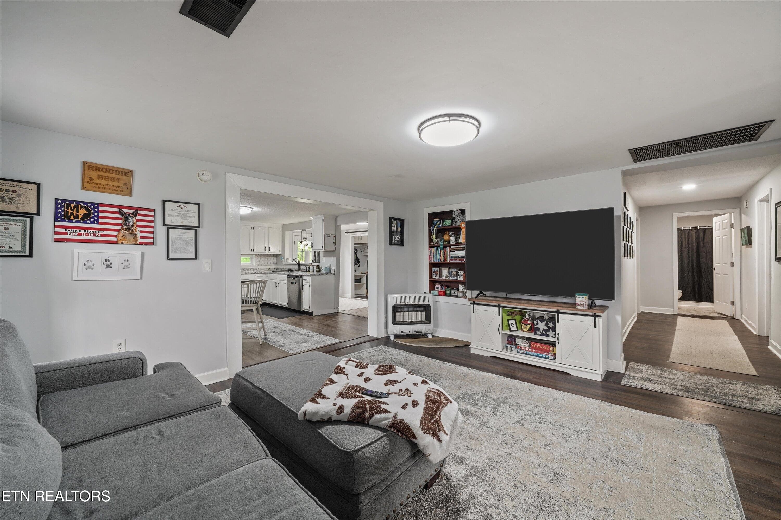 Living room - 119 Springhouse Rd, Powell, TN 37849, Powell