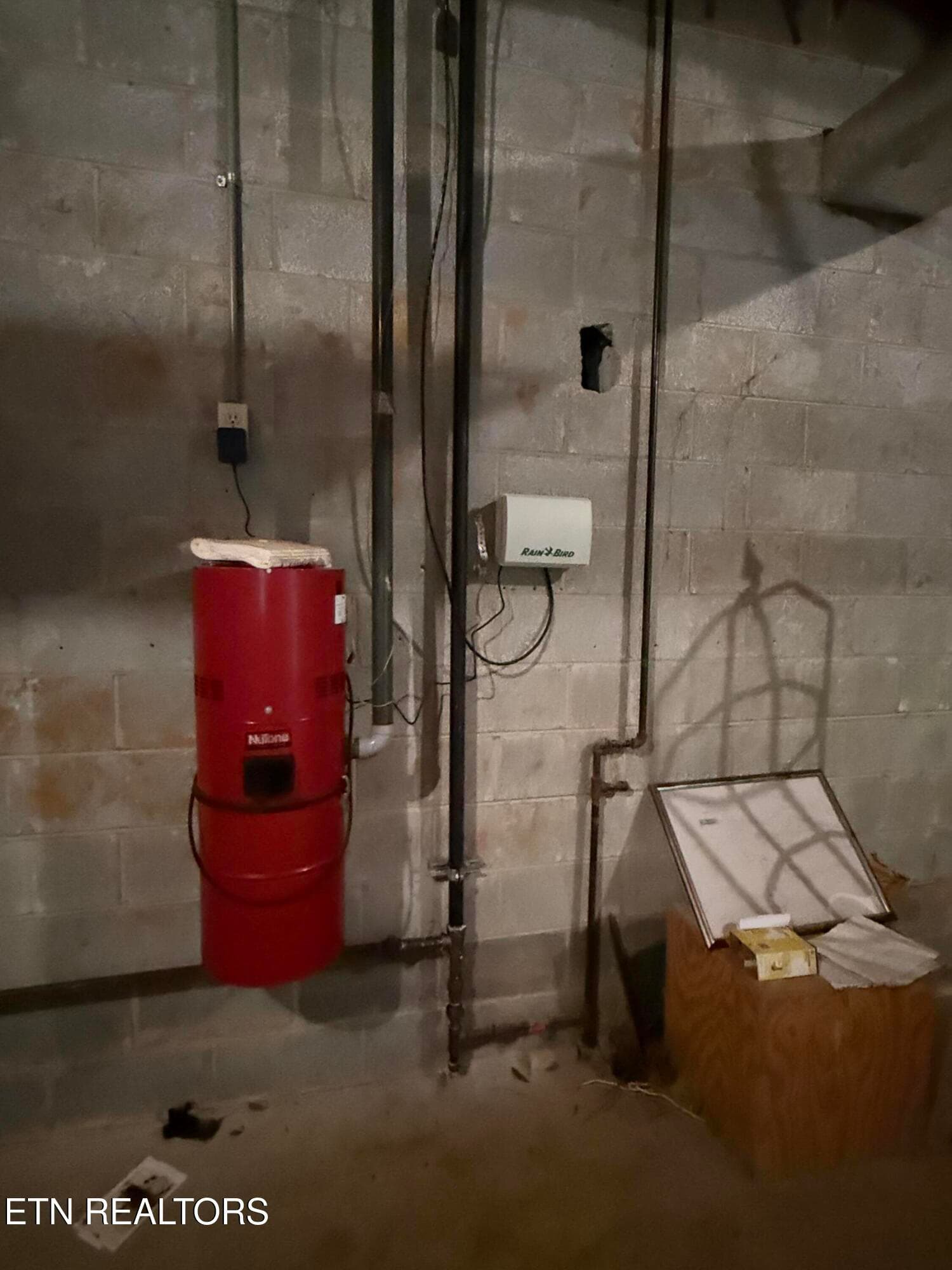 central vac & irrigatin in crawl - 1817 Peppertree Drive, Alcoa, TN 37701
