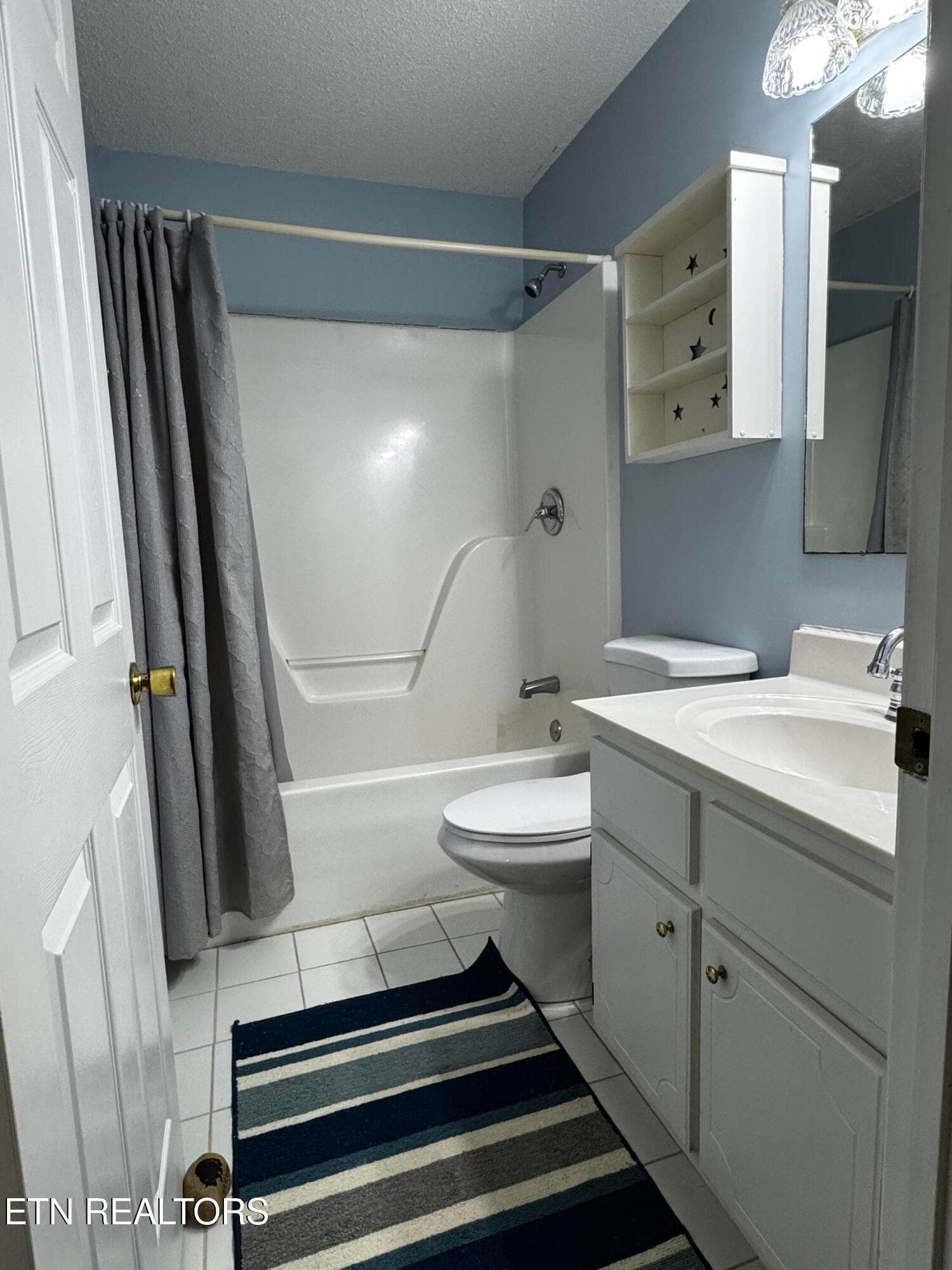 parton bath - 530 Parton Drive, Gatlinburg, TN 37738, Gatlinburg