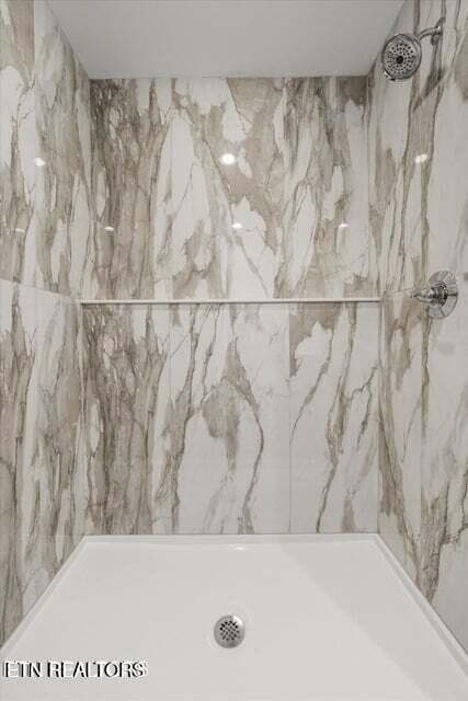 26 MASTER SHOWER - 7547 Ridge Hollow Way, Knoxville, TN 37924, Knoxville