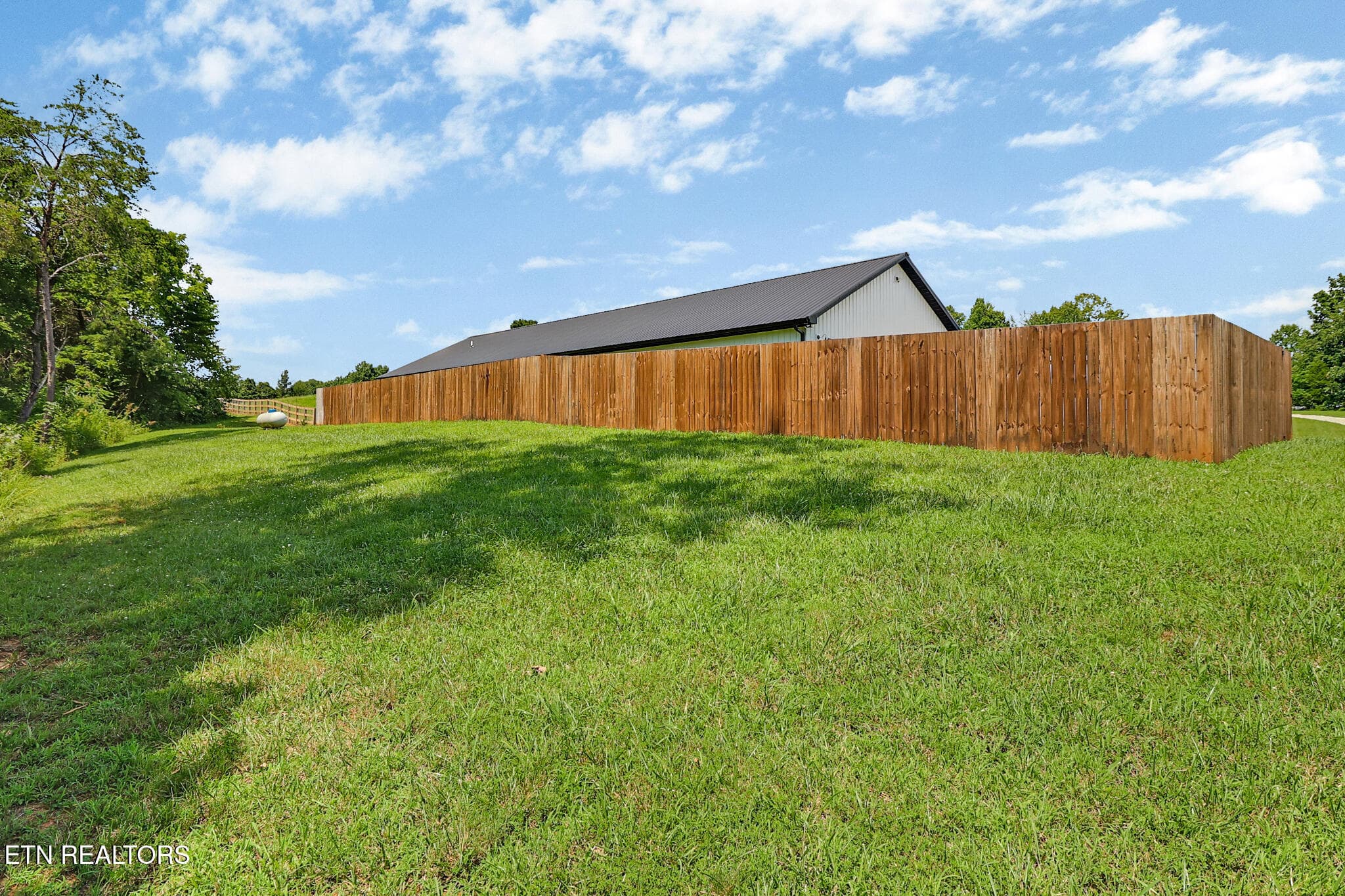 n44a5834-n44a5838 - 2175 N Lick Creek Rd, Byrdstown, TN 38549, Byrdstown