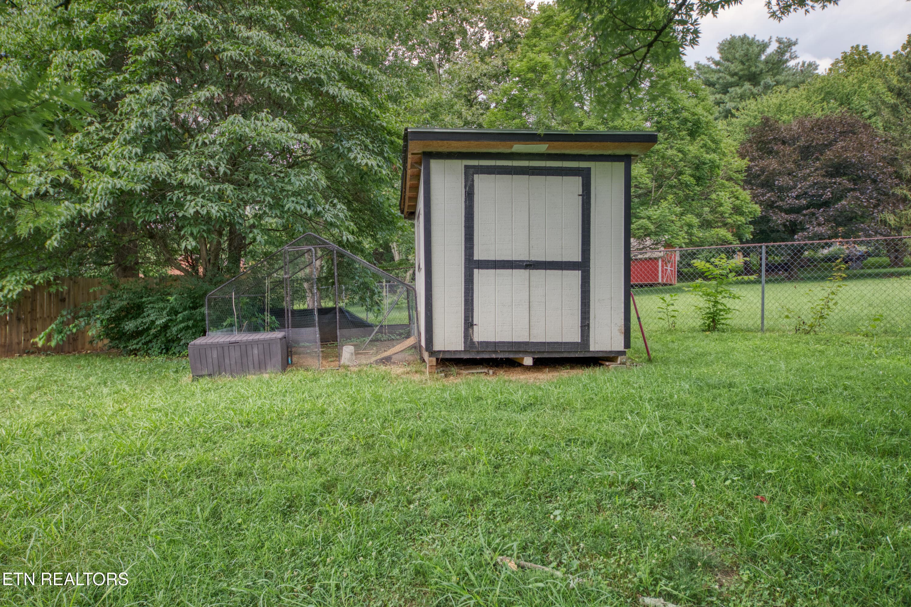 Chicken Coop - 12516 Pony Express Drive, Knoxville, TN 37934, Knoxville