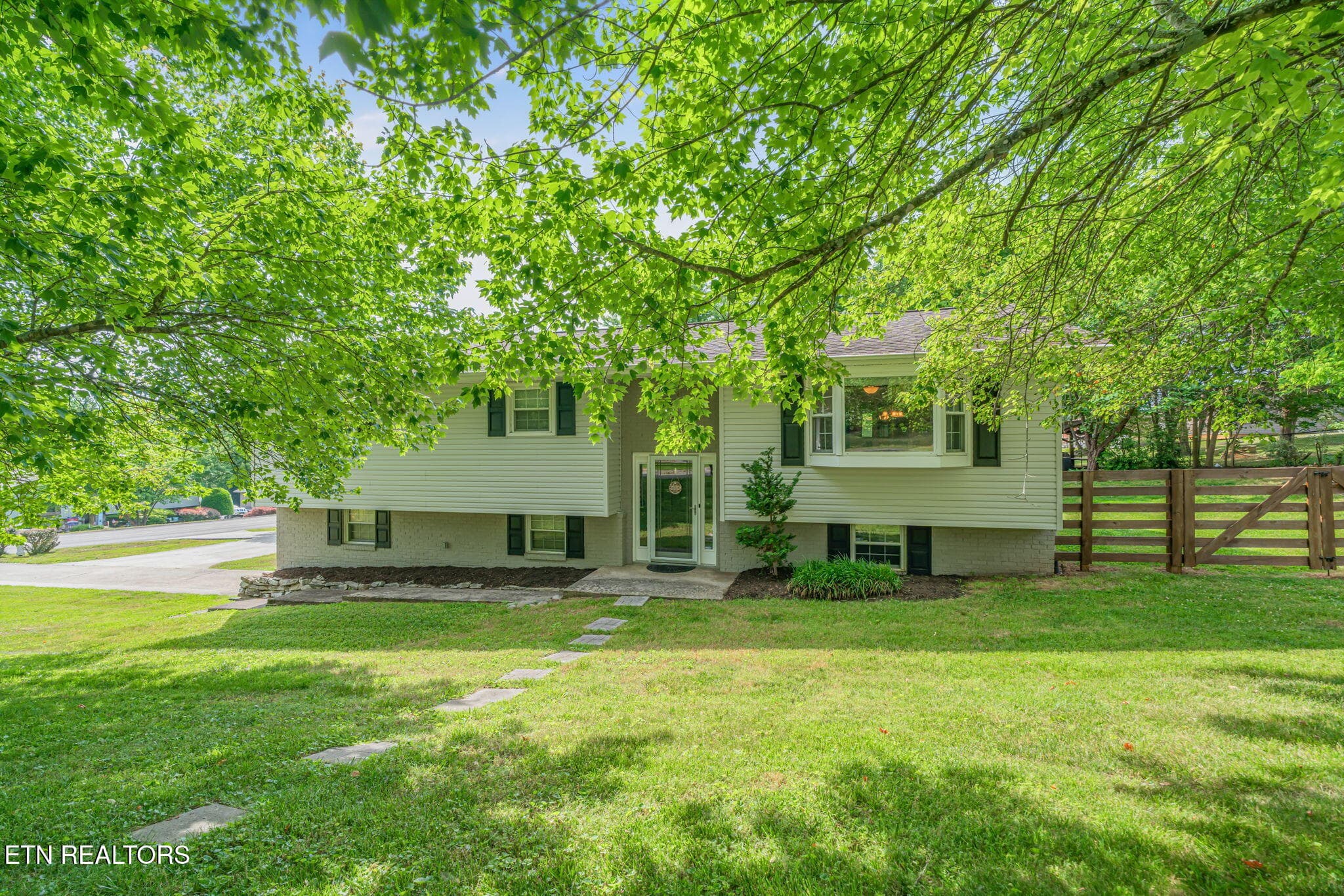 3-web-or-mls-4537 Ventura Drive-2 - 4537 Ventura Drive, Knoxville, TN 37938