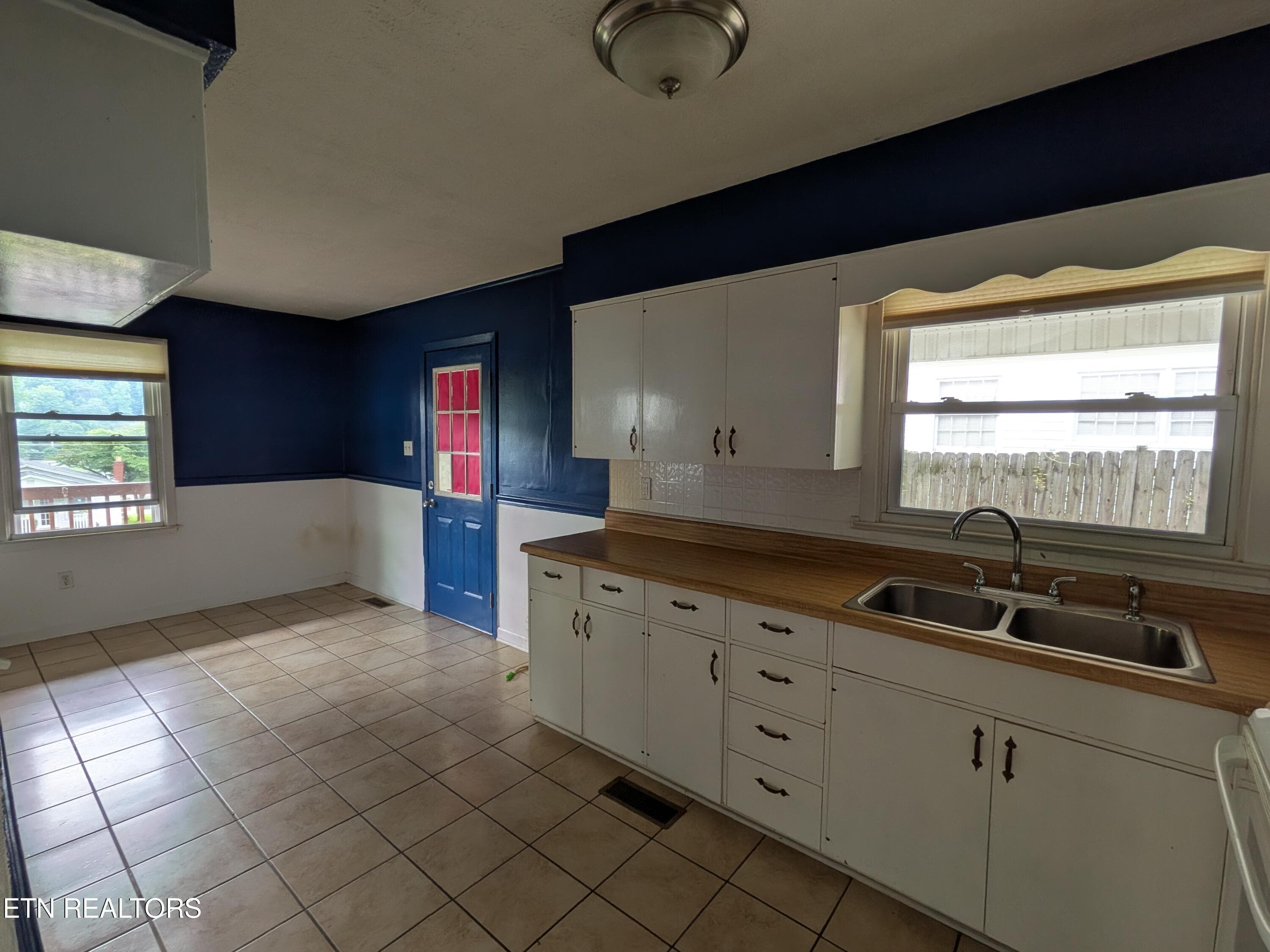 6 kitchen - 712 W Walden St, LaFollette, TN 37766, LaFollette