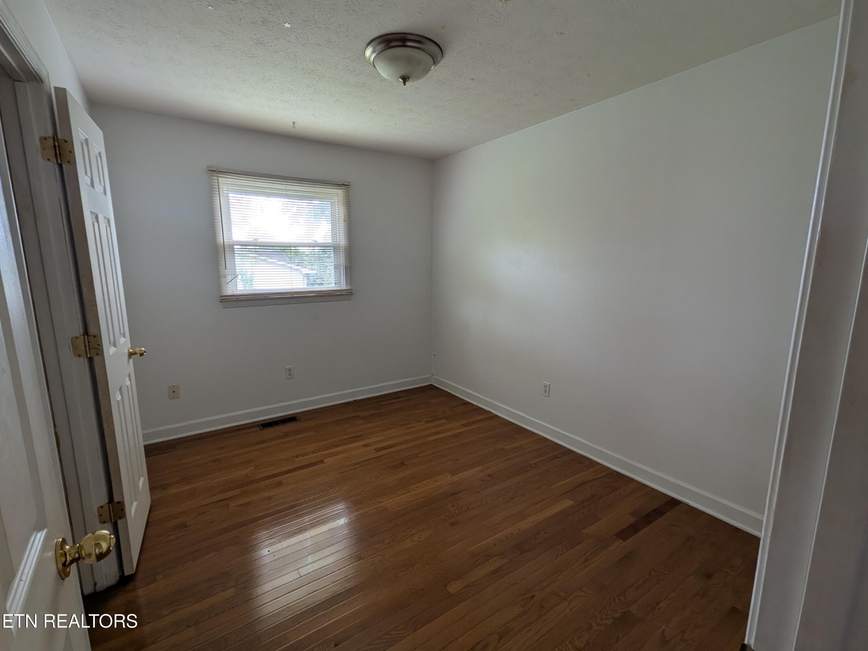 8 bed 1 - 712 W Walden St, LaFollette, TN 37766, LaFollette