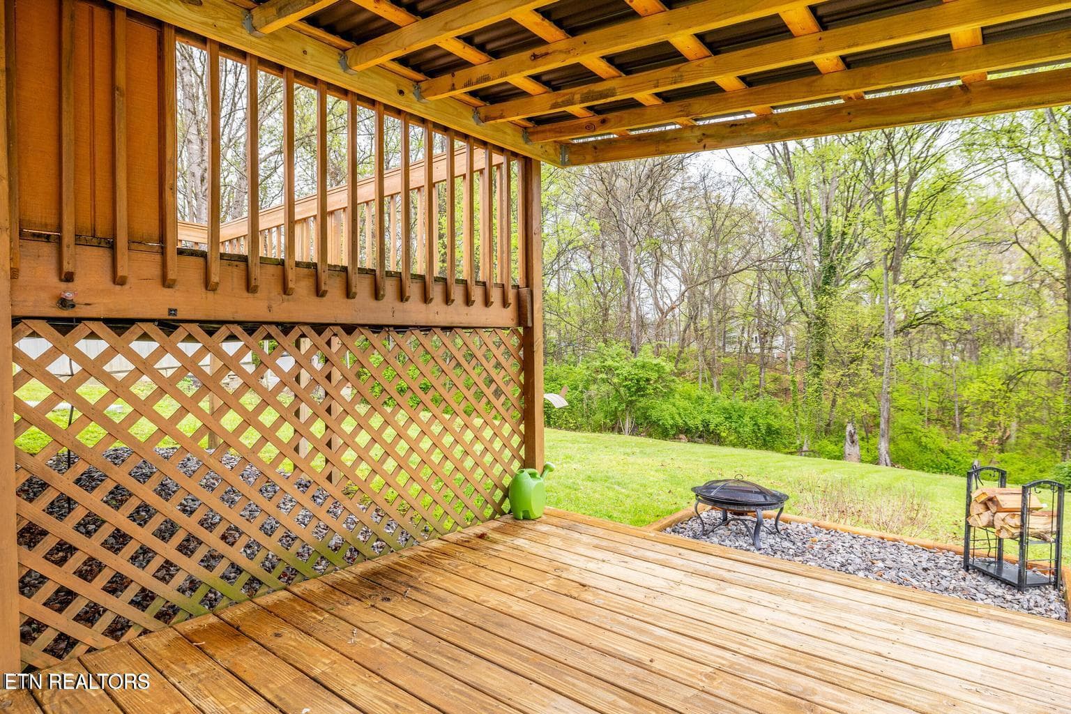 deck - 409 W 5th Ave, Lenoir City, TN 37771, Lenoir City
