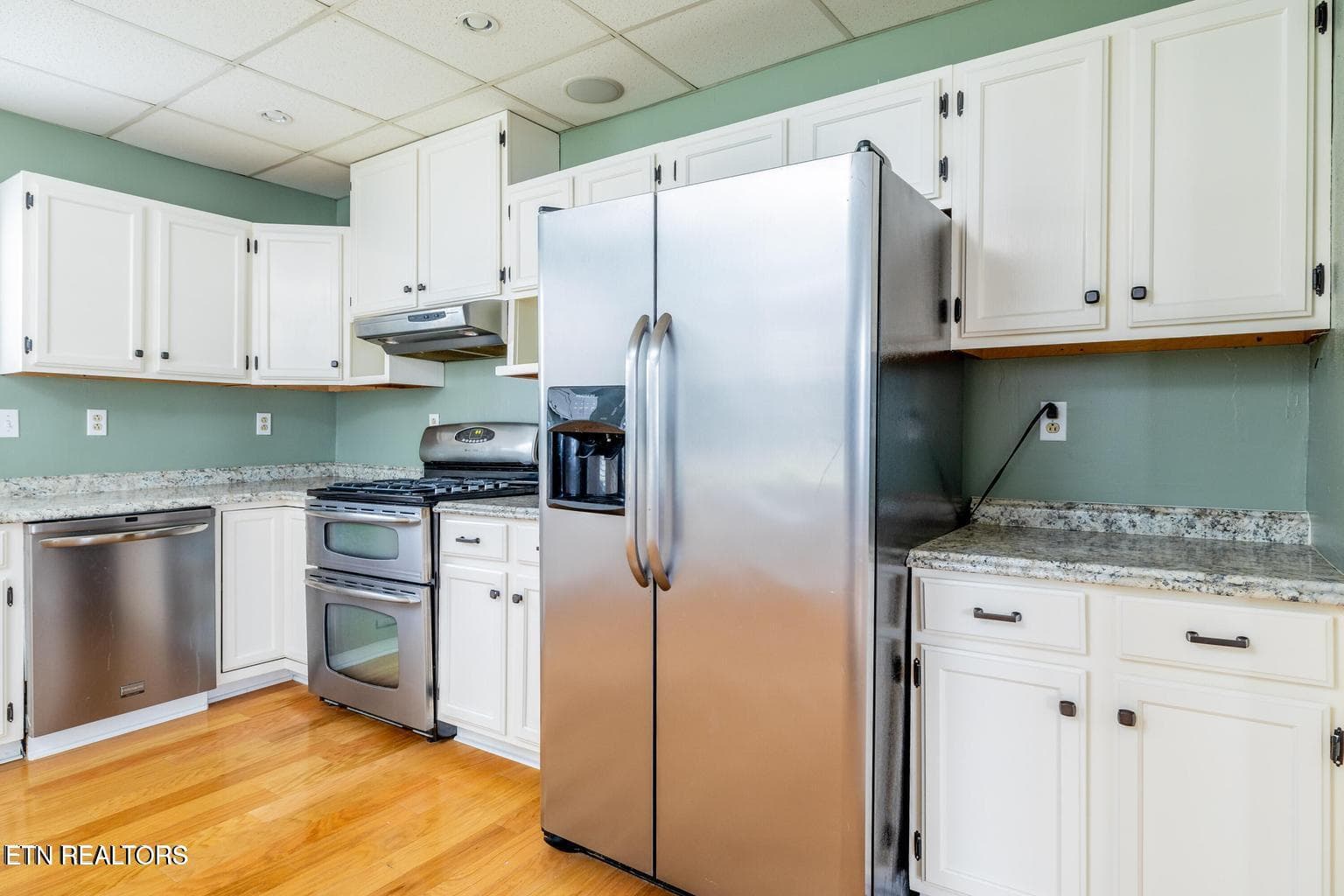 dishwasher - 409 W 5th Ave, Lenoir City, TN 37771, Lenoir City