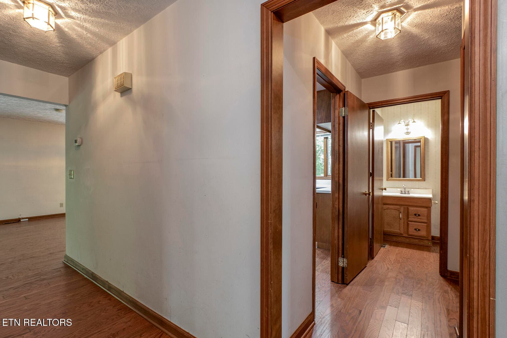 19_BluebirdCoveLane_1560_Enty-GarageHall - 1560 Bluebird Cove Lane, Sevierville, TN 37862