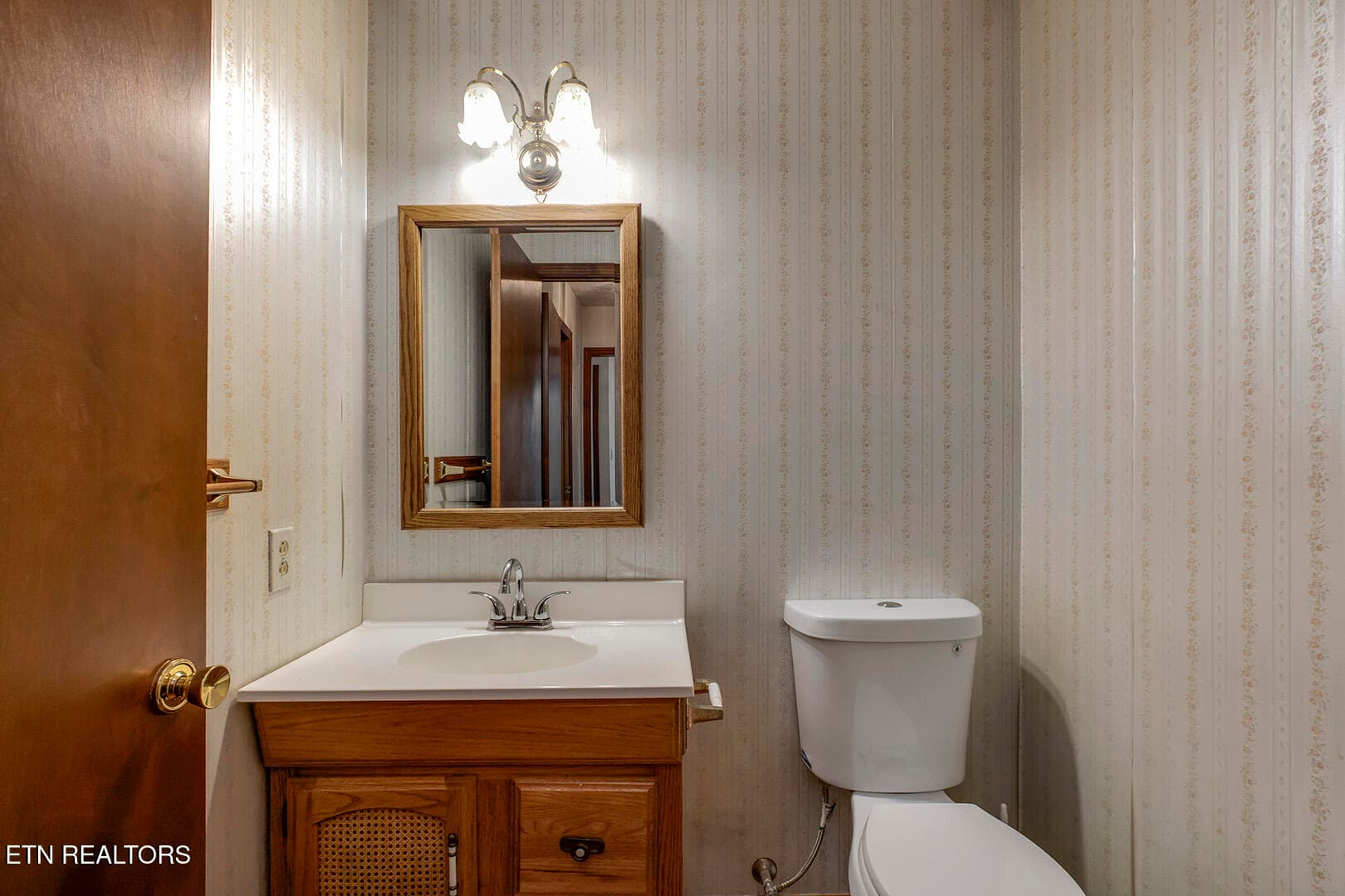 20_BluebirdCoveLane_1560_HalfBath - 1560 Bluebird Cove Lane, Sevierville, TN 37862