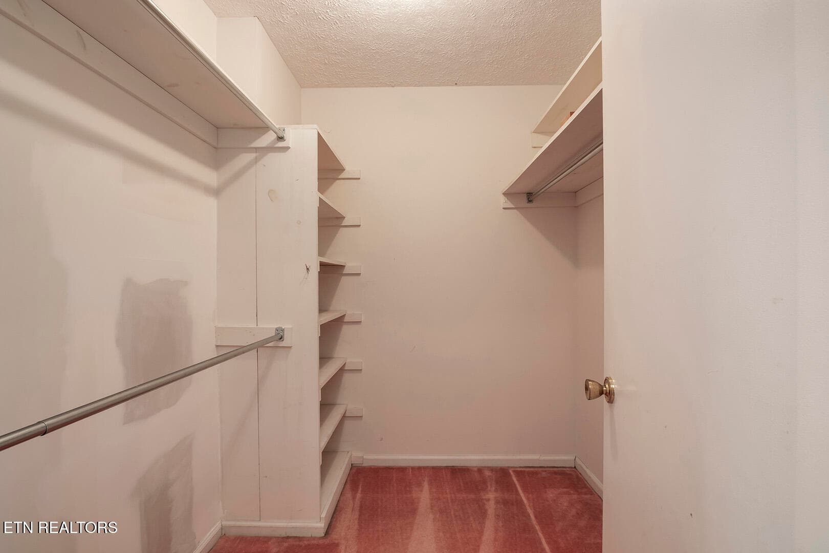 33_BluebirdCoveLane_1560_MasterCloset - 1560 Bluebird Cove Lane, Sevierville, TN 37862