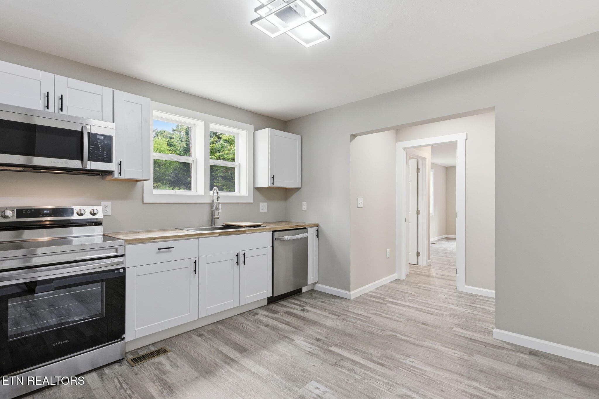 10-web-or-mls-EGlnwd2406 (28) - 2406 E Glenwood Ave, Knoxville, TN 37917, Knoxville
