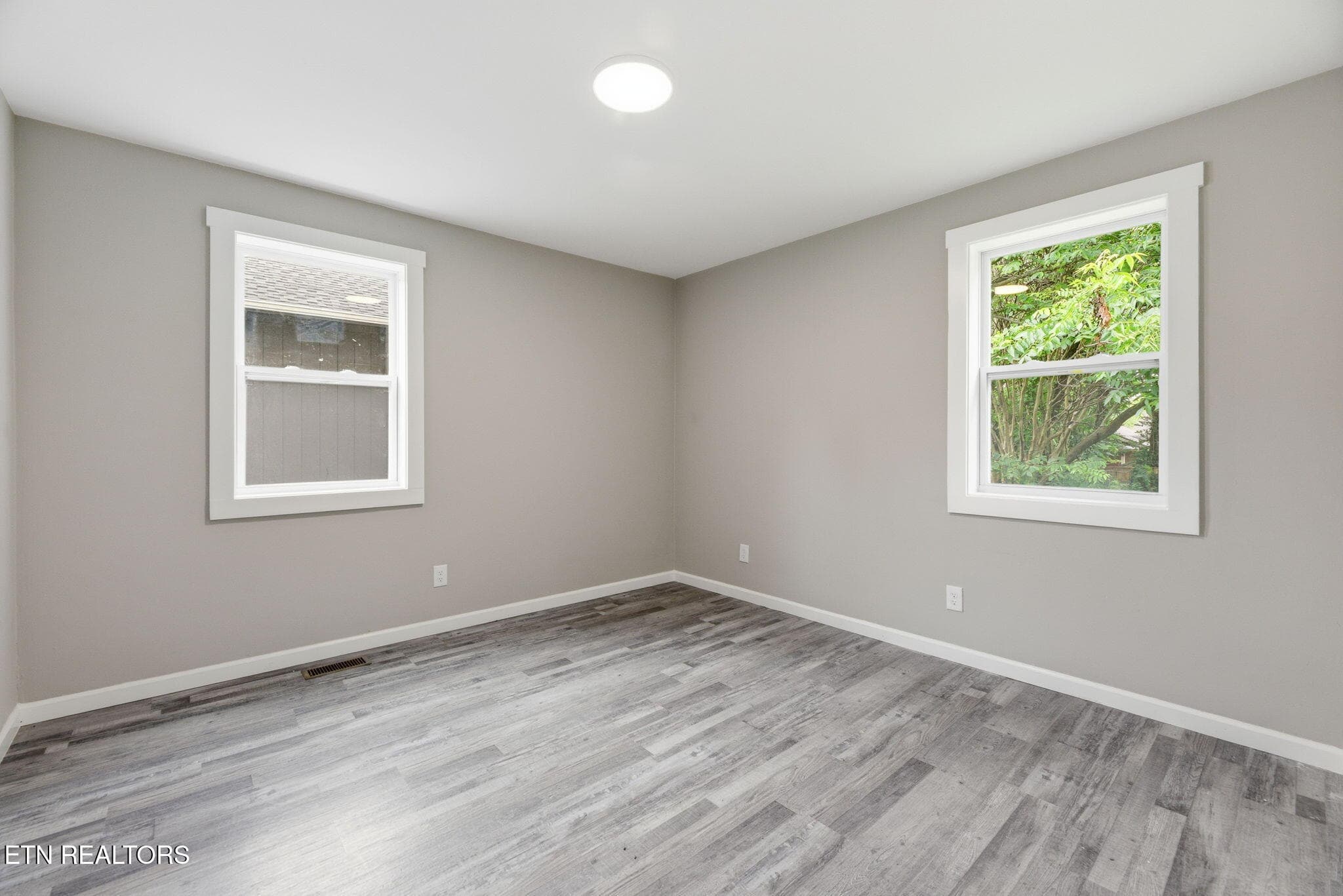 19-web-or-mls-EGlnwd2406 (14) - 2406 E Glenwood Ave, Knoxville, TN 37917, Knoxville