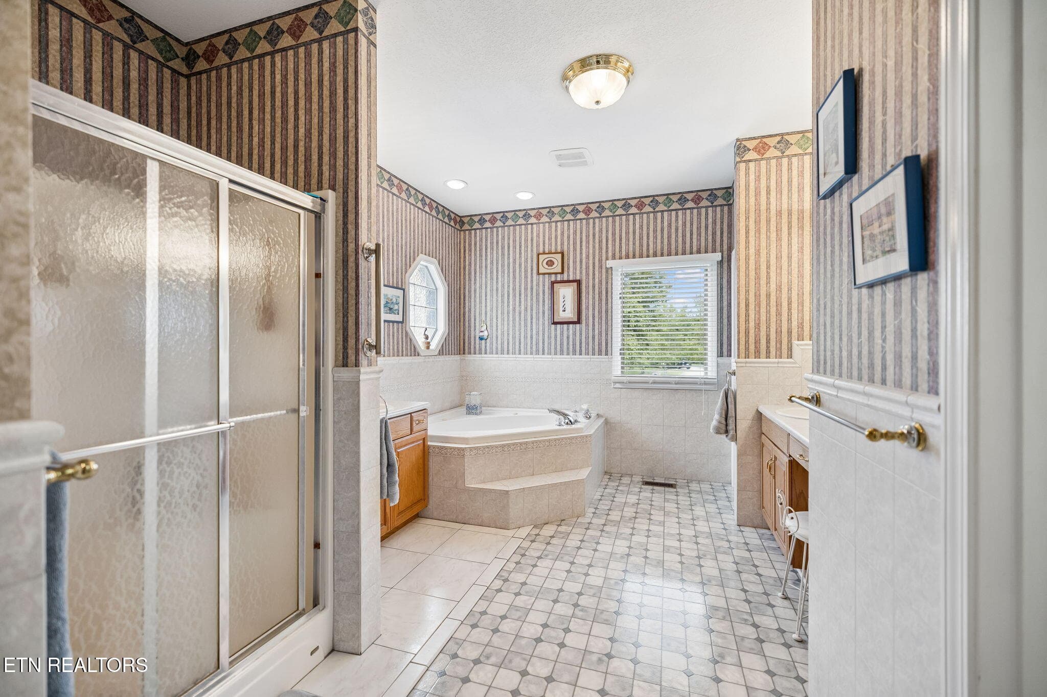 Primary bath - 937 Andover Blvd, Alcoa, TN 37701, Alcoa