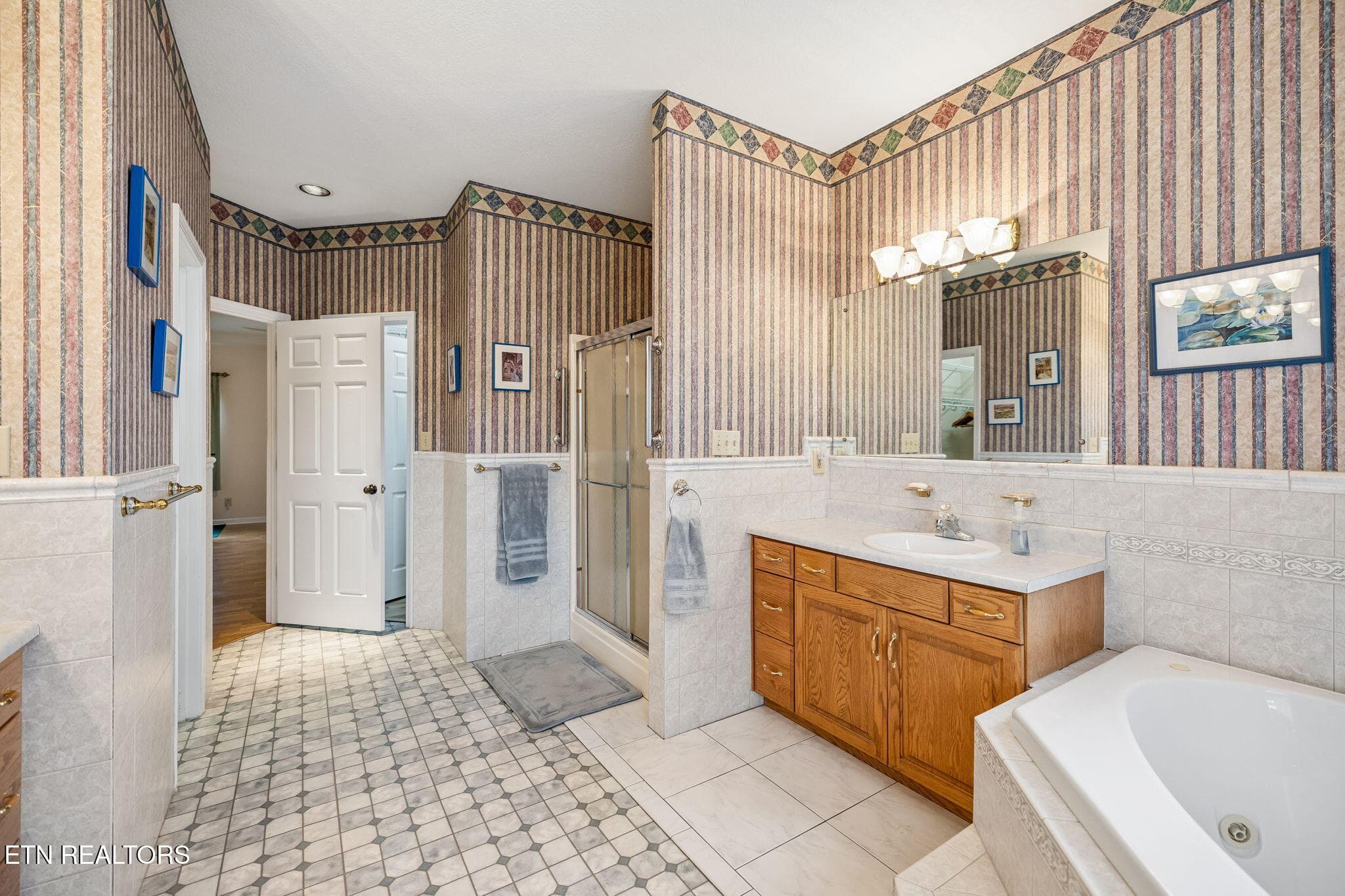 Primary bath - 937 Andover Blvd, Alcoa, TN 37701, Alcoa