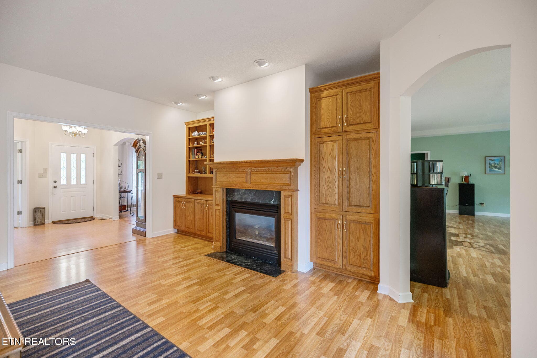 Custom built-ins - 937 Andover Blvd, Alcoa, TN 37701, Alcoa