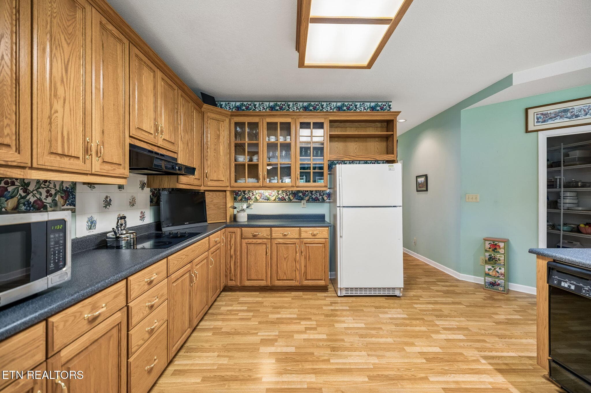 GORGEOUS cabinetry - 937 Andover Blvd, Alcoa, TN 37701, Alcoa