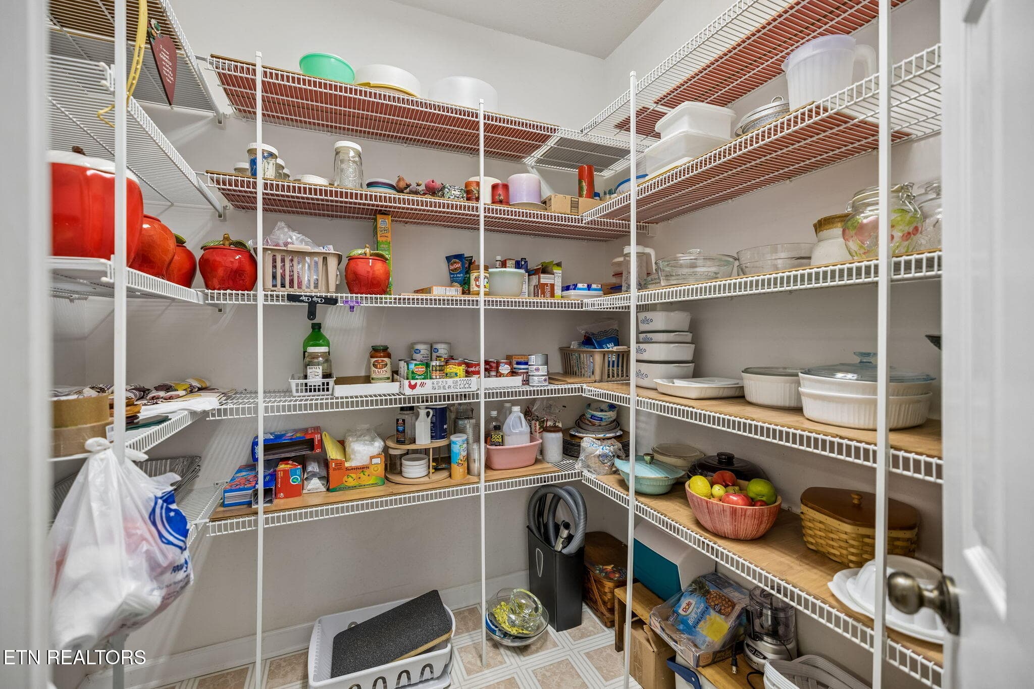 Massive pantry - 937 Andover Blvd, Alcoa, TN 37701, Alcoa