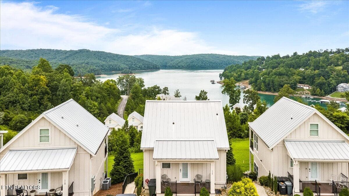 01-114 E Hbr Vw Ln - 114 E Harbor View Lane, LaFollette, TN 37766