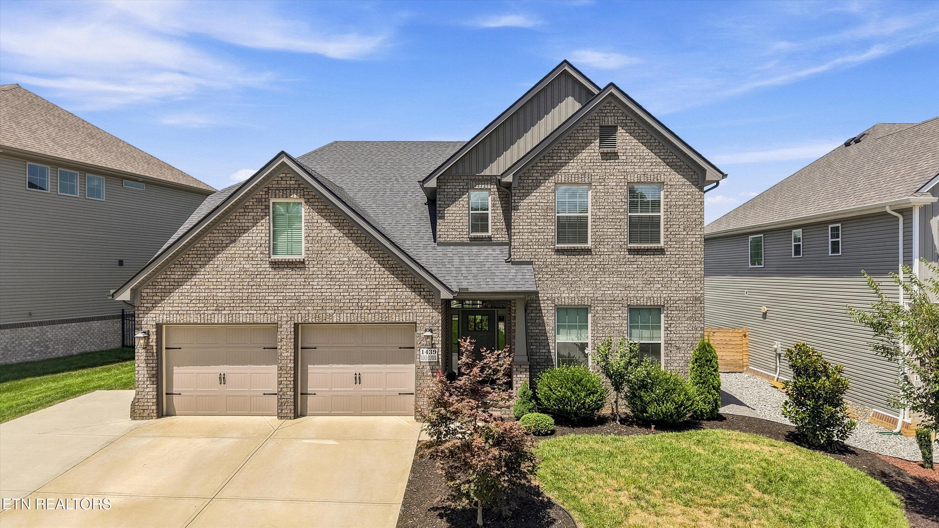 1439 Ridge Climber Rd, Knoxville, TN 37922