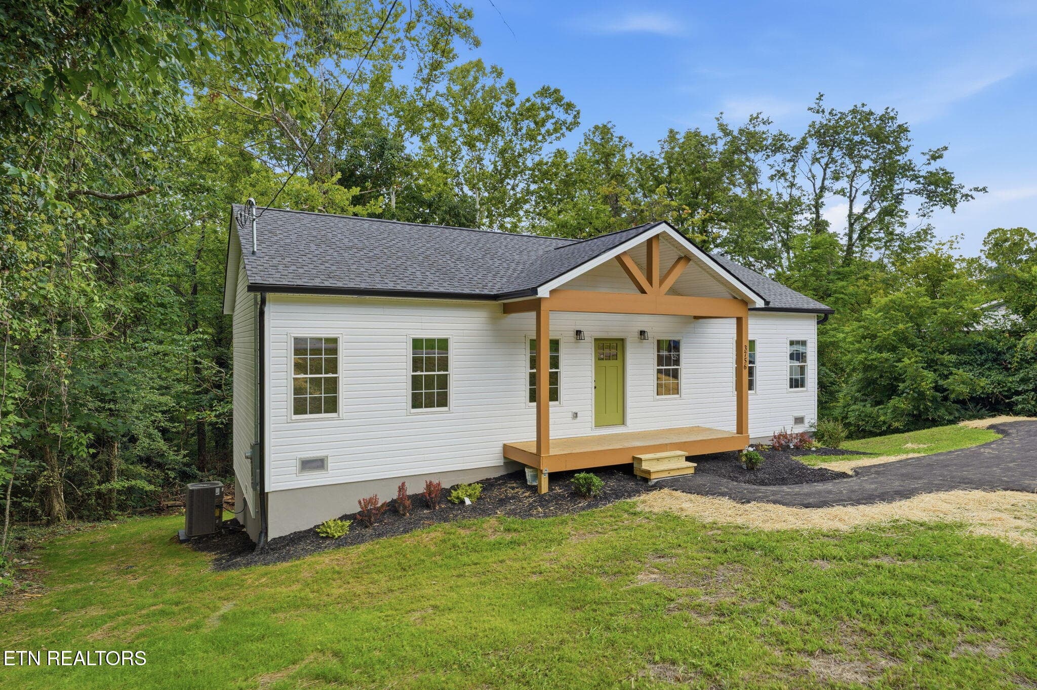 1-web-or-mls-003_DSC02206 - 3756 Thornton Drive, Kingsport, TN 37664, Kingsport