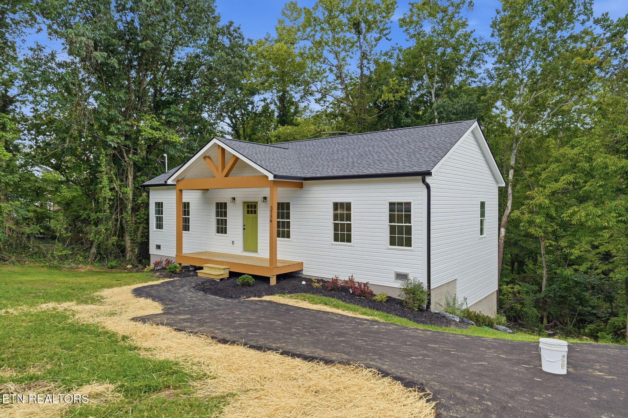 12-web-or-mls-002_DSC02196 - 3756 Thornton Drive, Kingsport, TN 37664, Kingsport