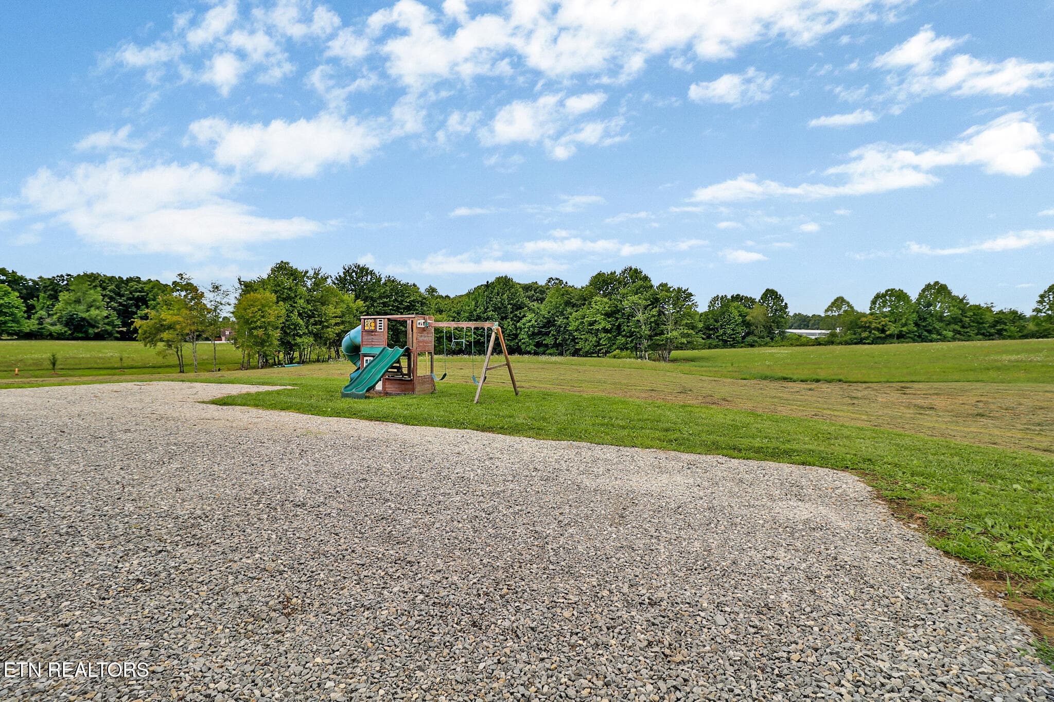 Yard - 322 Randolph Rd, Crossville, TN 38571