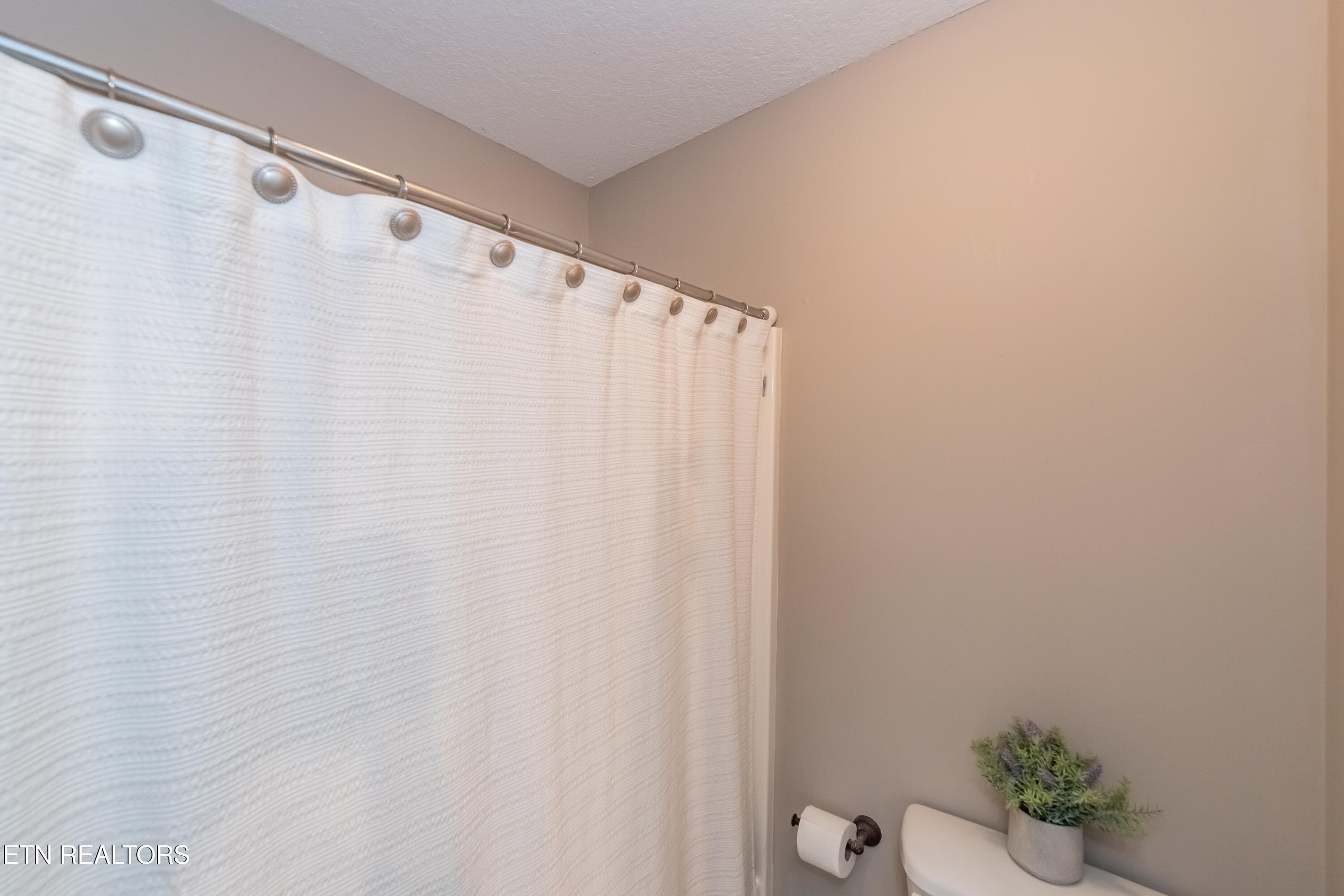 primary shower - 2912 Dominion Drive, Maryville, TN 37803, Maryville