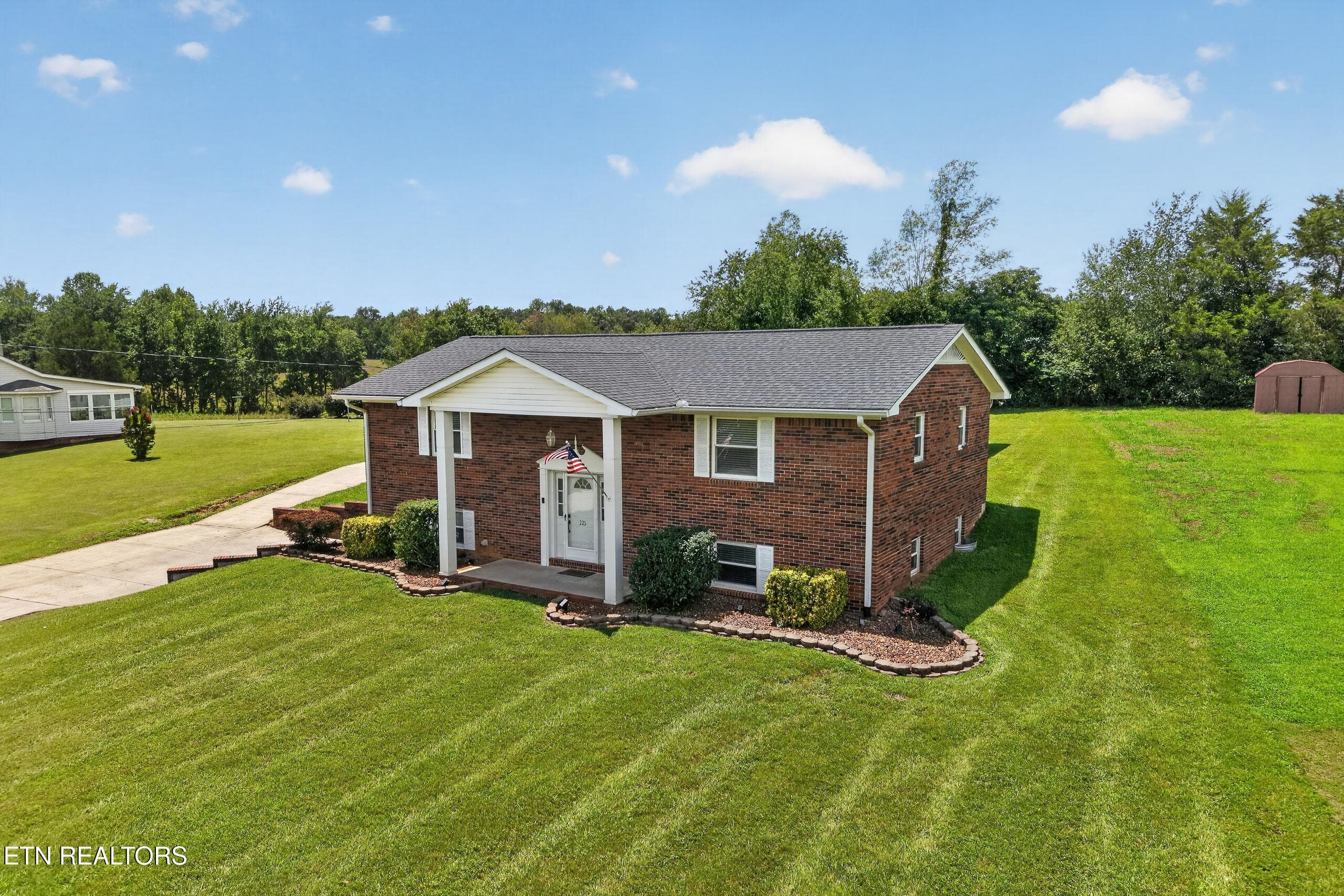 225 West Gate Drive, Baxter, TN 38544