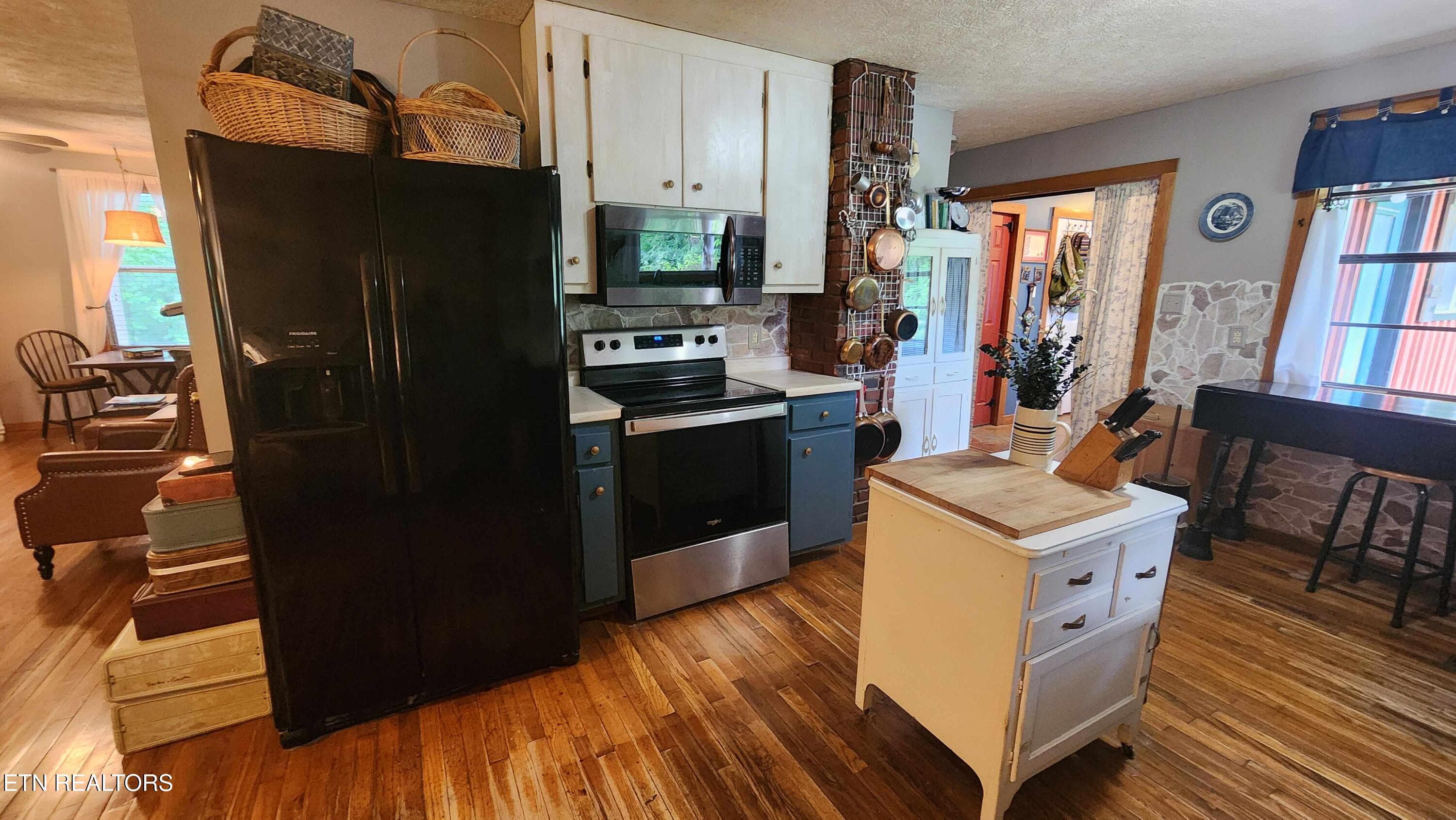 305 christain community rd -- Kitchen 3 - 340 Christian Community Rd, Livingston, TN 38570