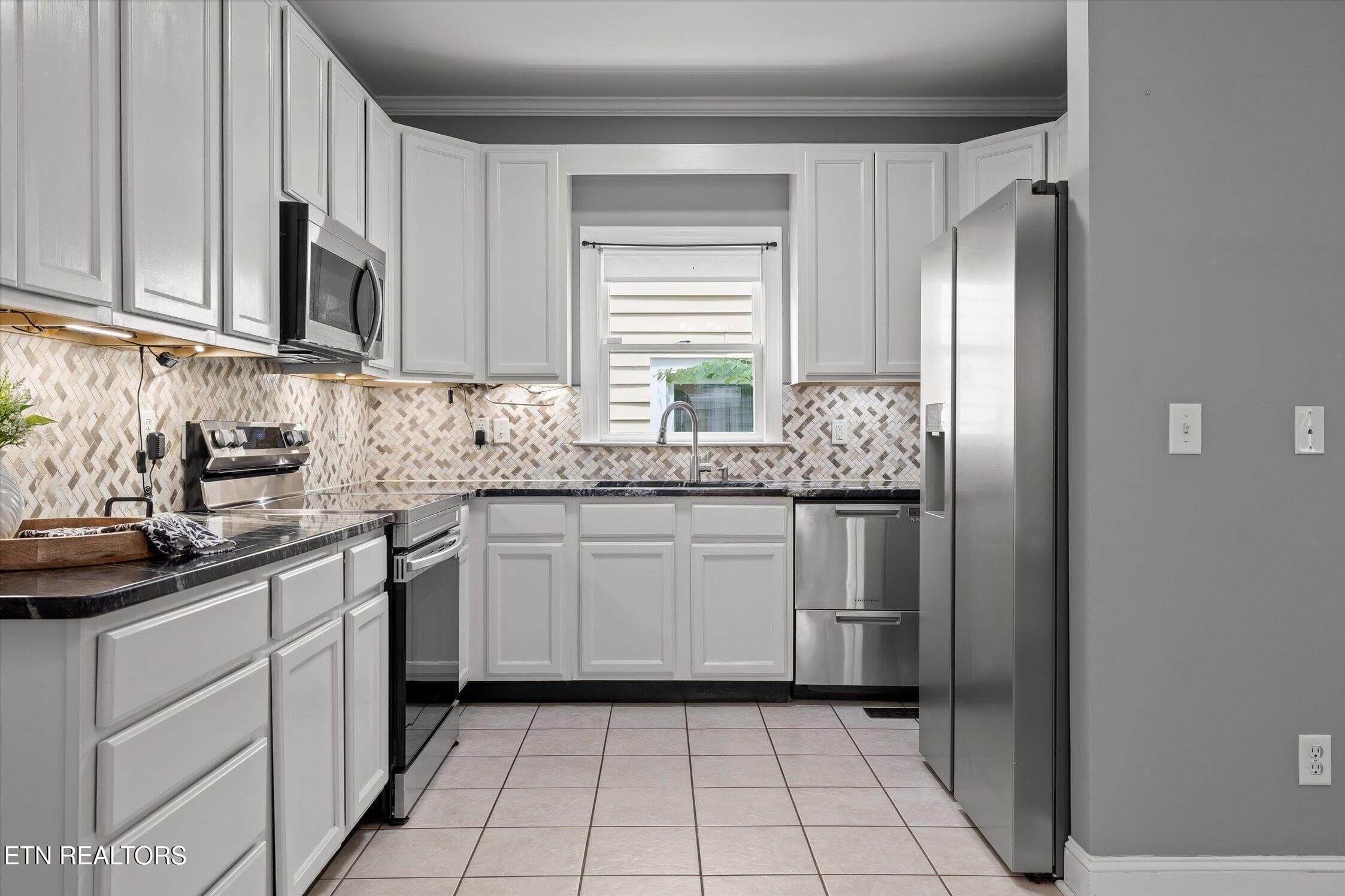 10 Fiarview Ave - 803 Fairview Ave, Chattanooga, TN 37403, Chattanooga