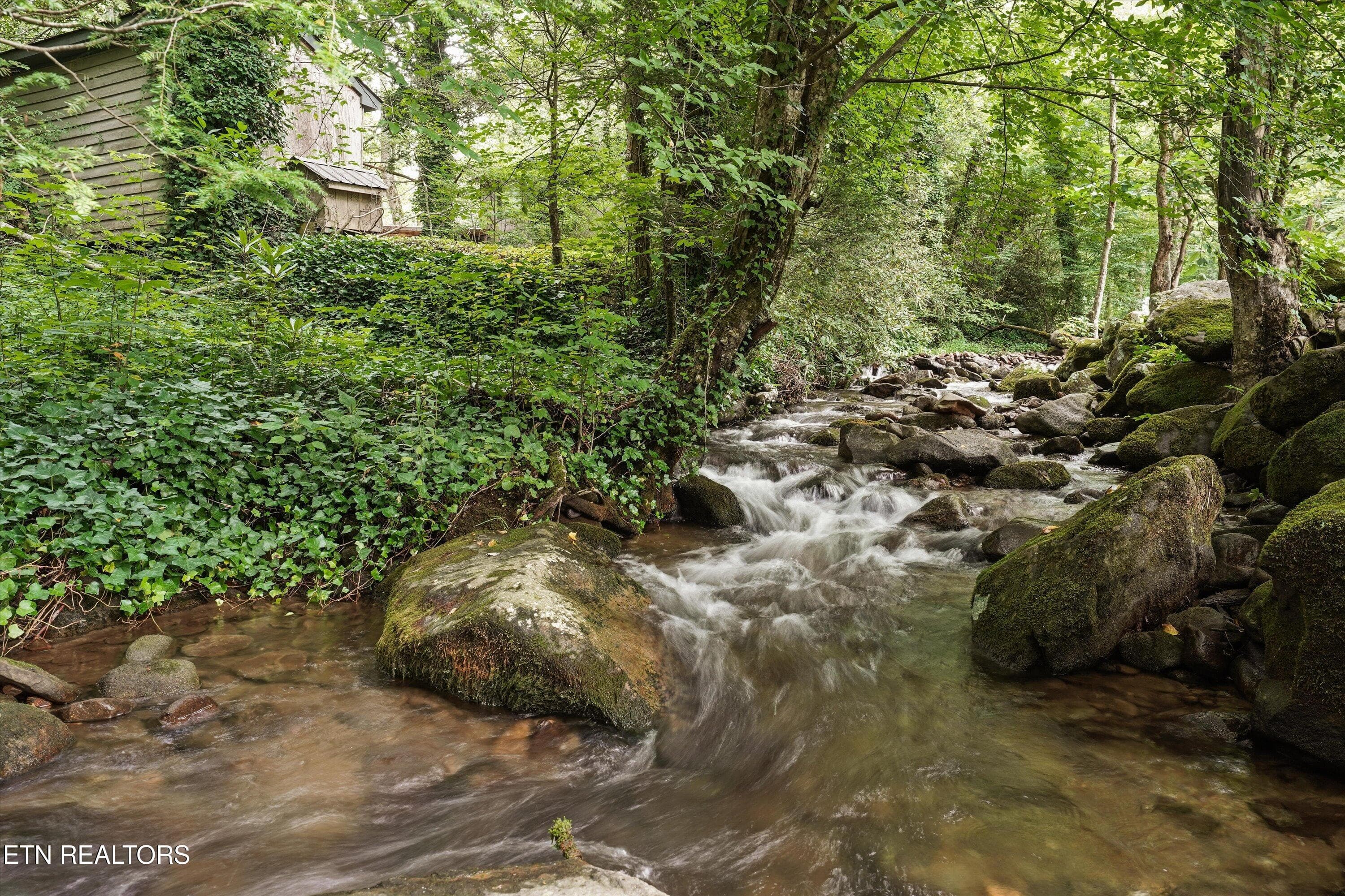 211 Webb Creek Skyline Drive, Gatlinburg, TN 37738