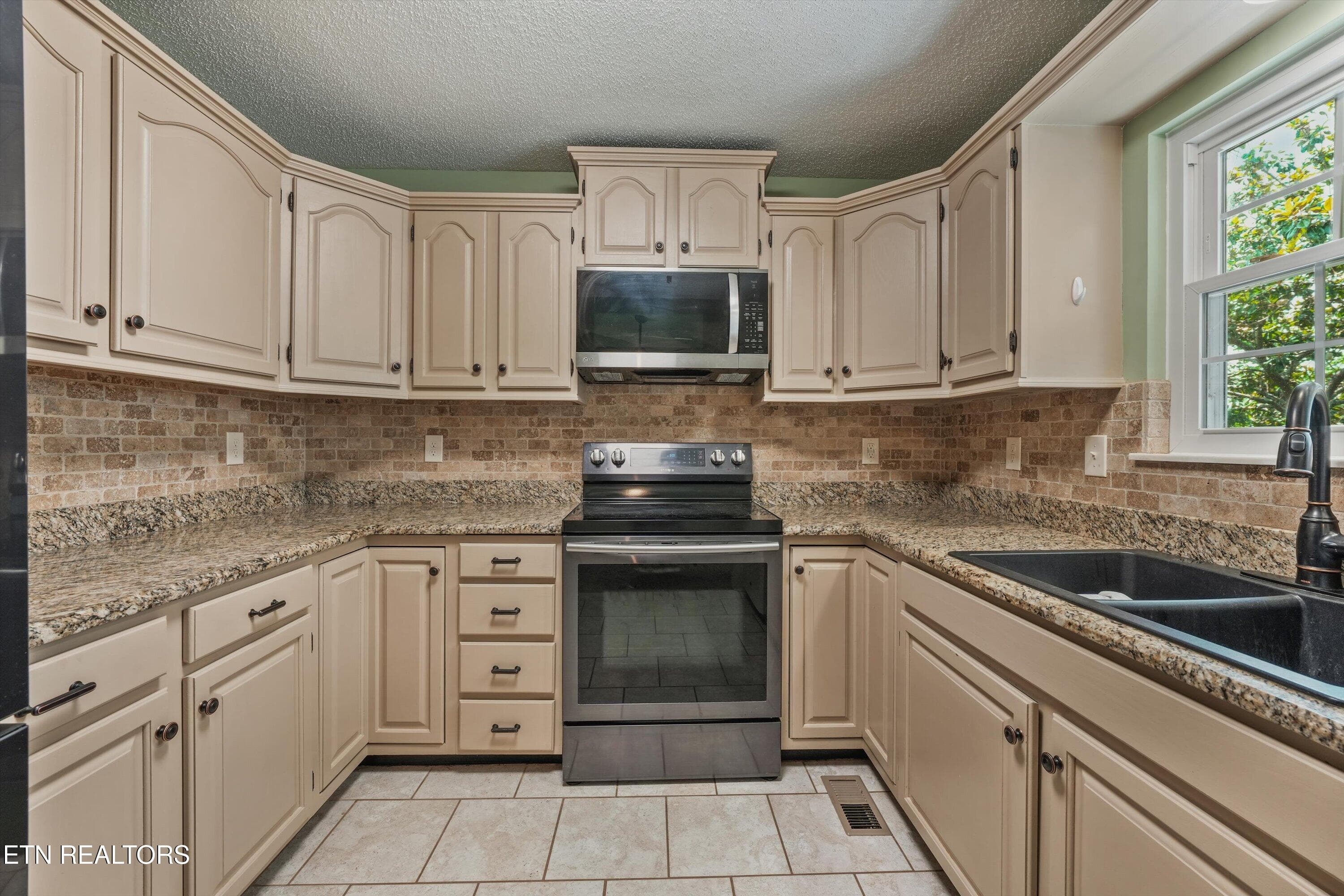 10-819 Stetson Dr 14 - 819 Stetson Drive, Maryville, TN 37801