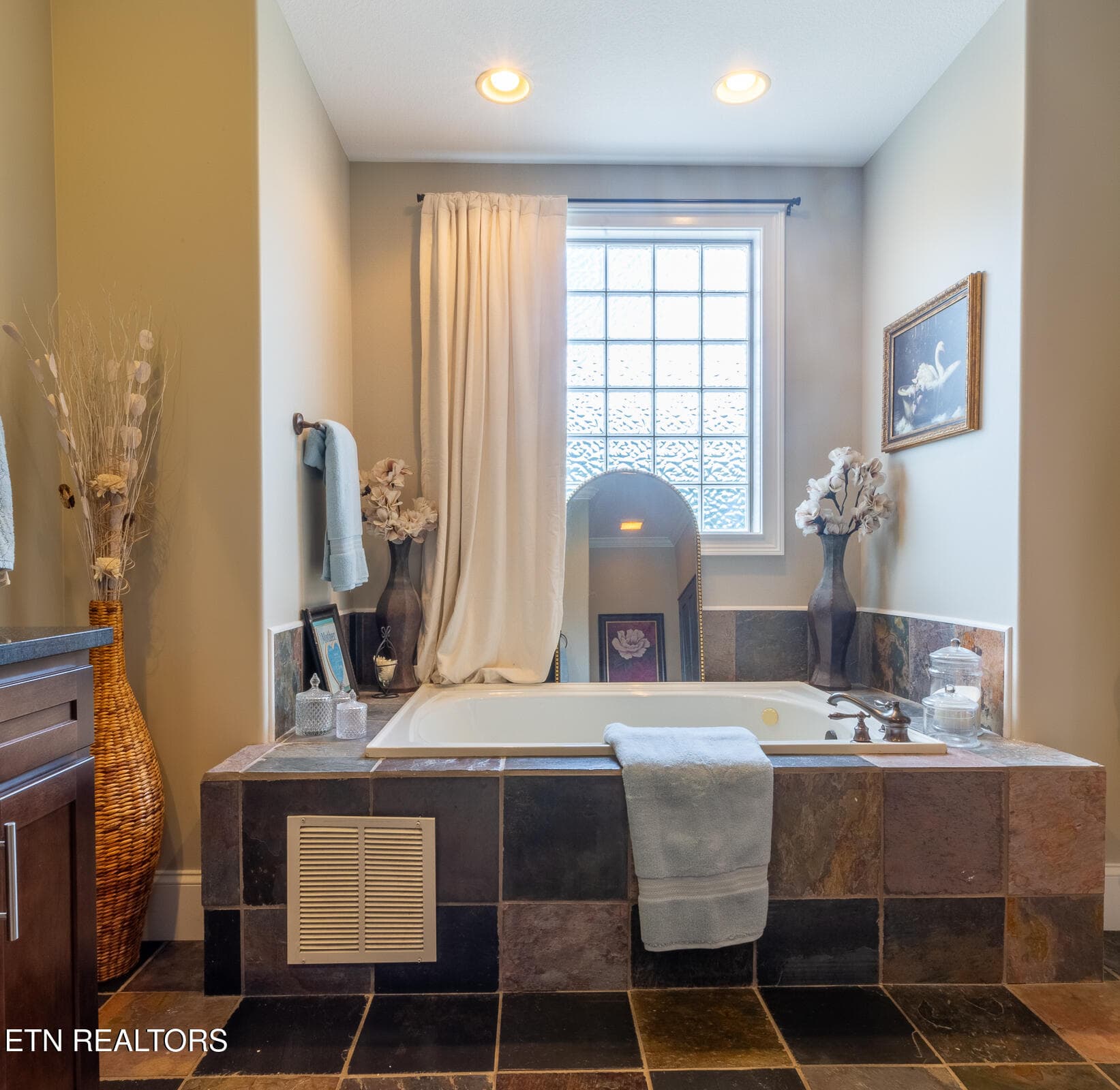 _O4A0230-HDR - 7808 Morris Rd, Knoxville, TN 37938