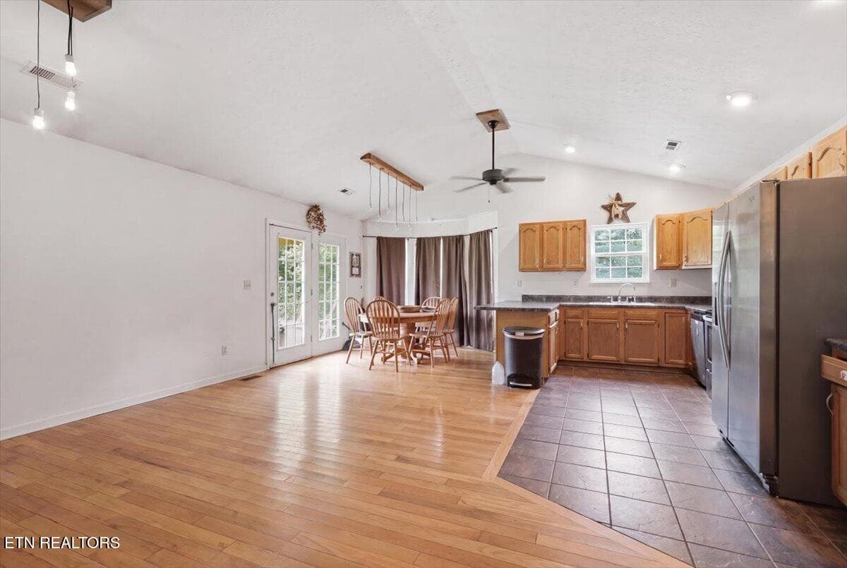 12-photo_declutter_27b6ab21 - 1055 Swannsylvania Rd, Dandridge, TN 37725