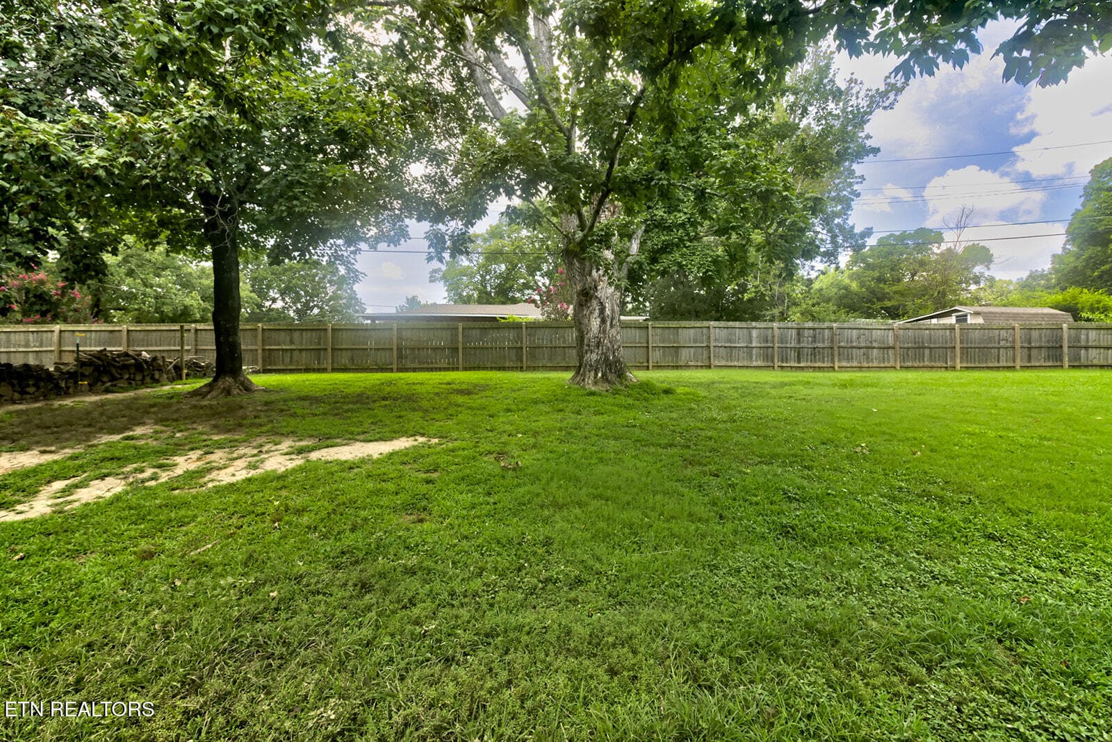 back view - 112 S Hummingbird Lane, Dickson, TN 37055