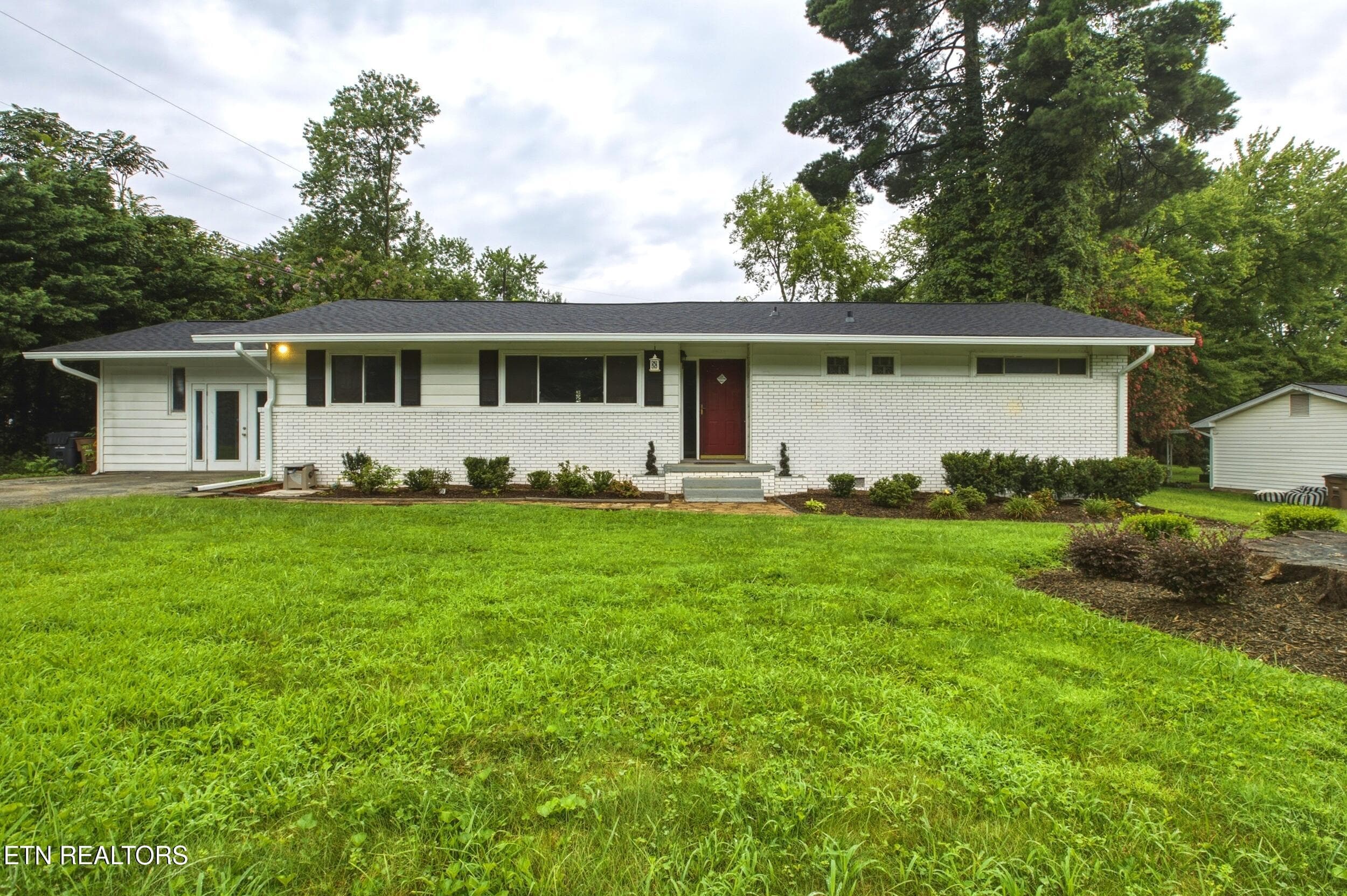 1_cf4a5956_3dde58e0 - 6919 Dorchester Drive, Knoxville, TN 37909, Knoxville