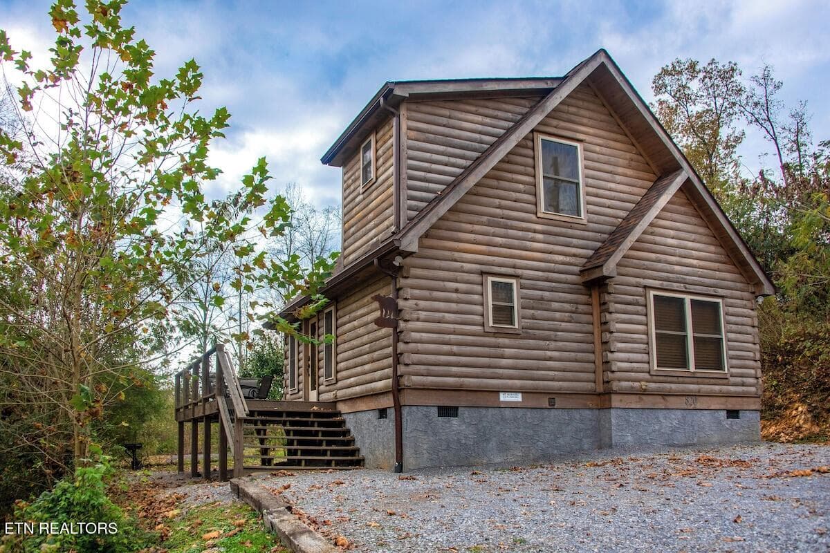 820 Crest View Drive, Gatlinburg, TN 37738