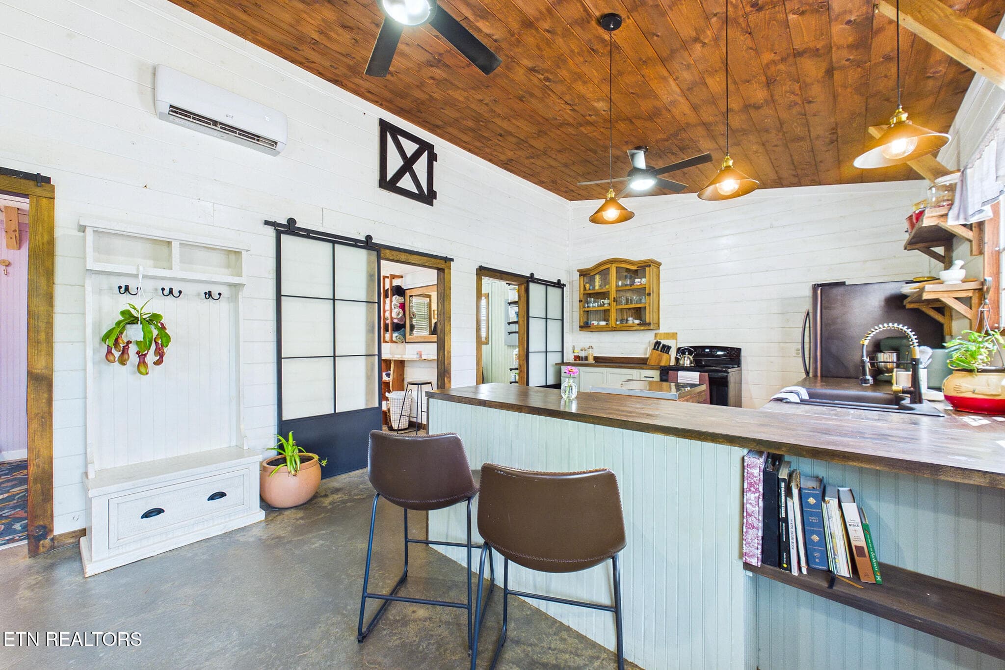 Kitchen - 361 County Road 38, Riceville, TN 37370, Riceville