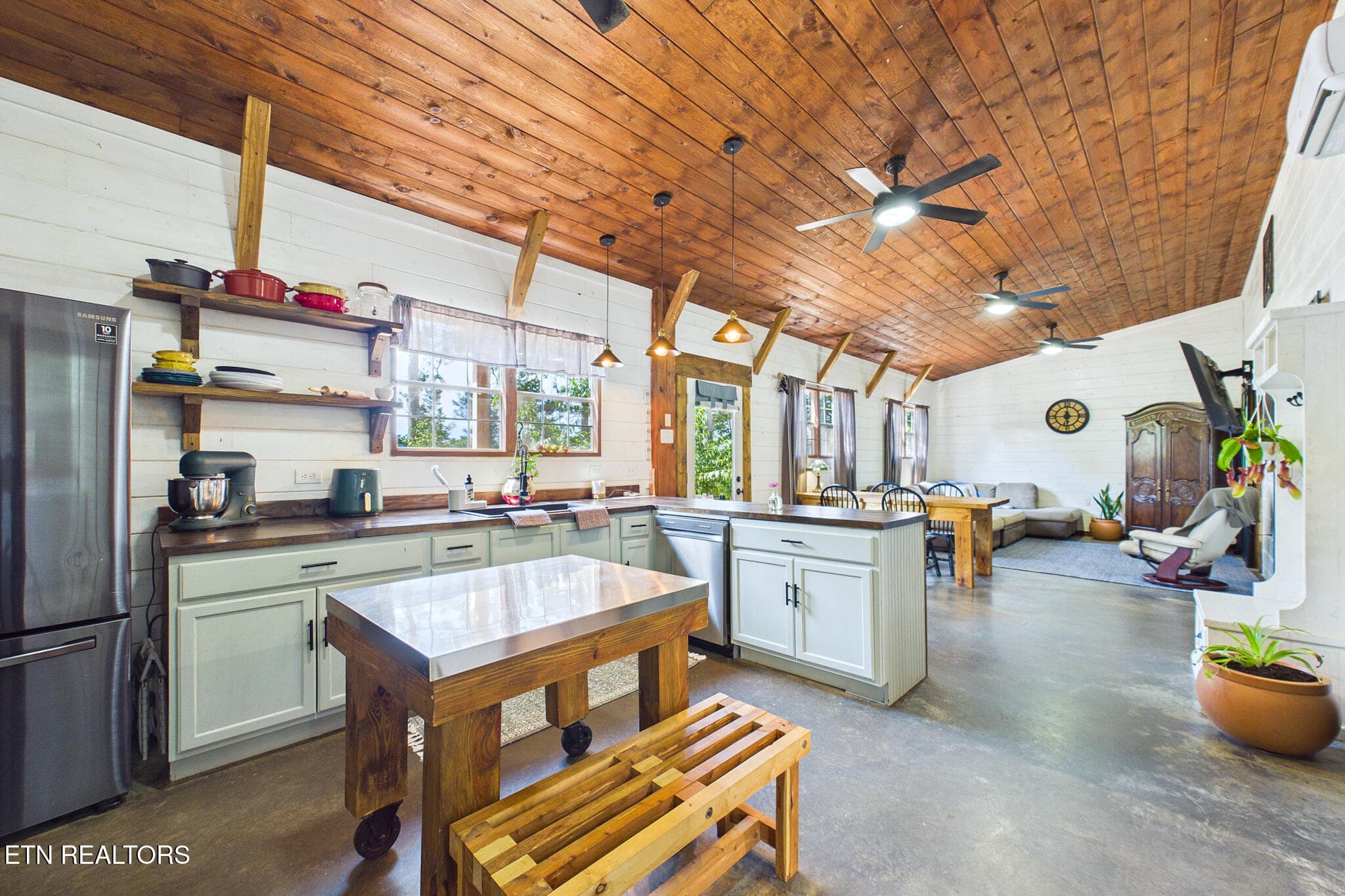 Kitchen - 361 County Road 38, Riceville, TN 37370, Riceville