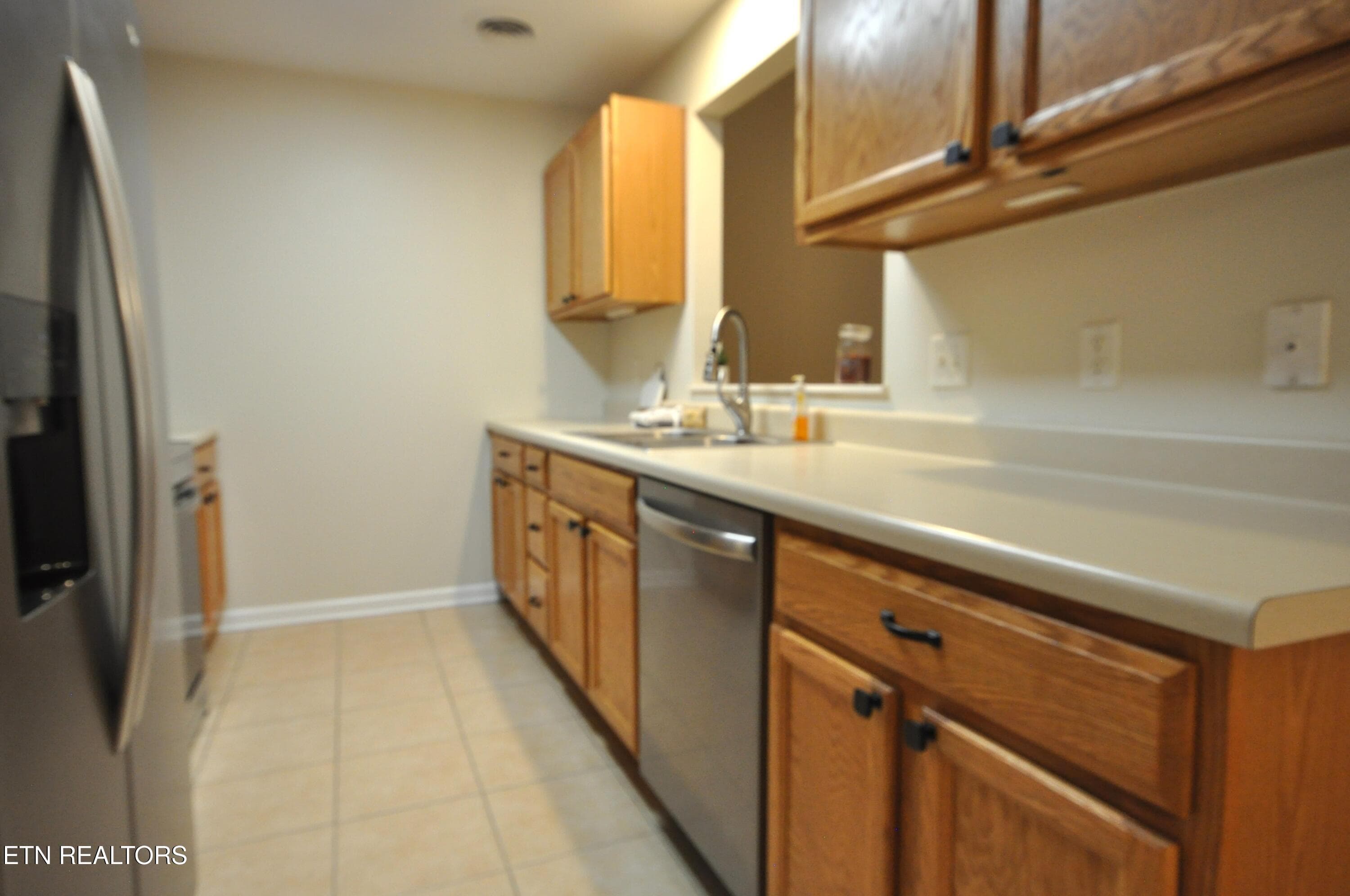 Kitchen sink 2 - 6309 Sky Song, Knoxville, TN 37914