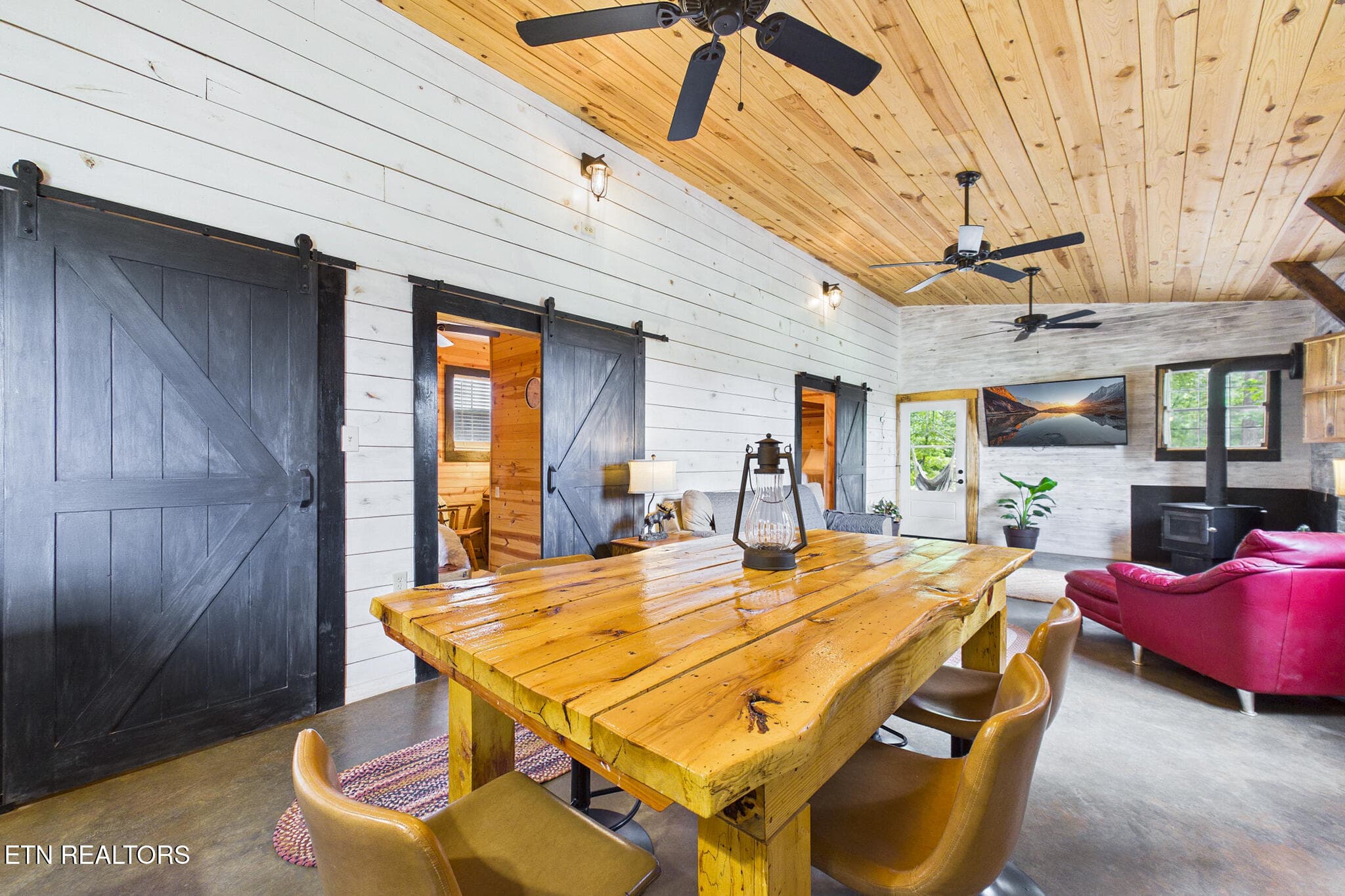 Dining Living - 365 County Road 38, Riceville, TN 37370, Riceville