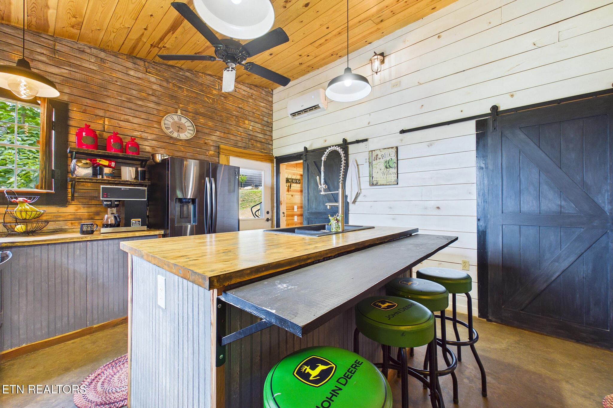 Kitchen - 365 County Road 38, Riceville, TN 37370, Riceville