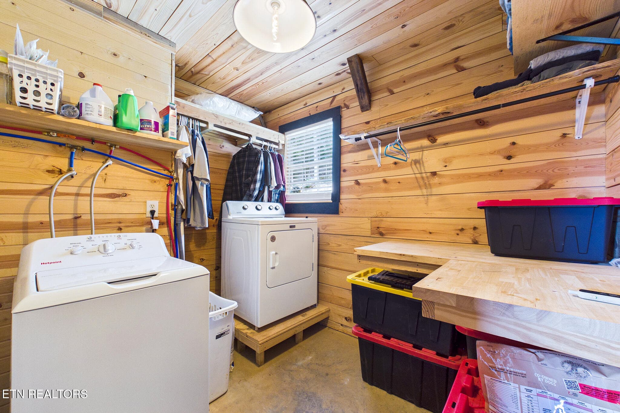 Laundry - 365 County Road 38, Riceville, TN 37370, Riceville